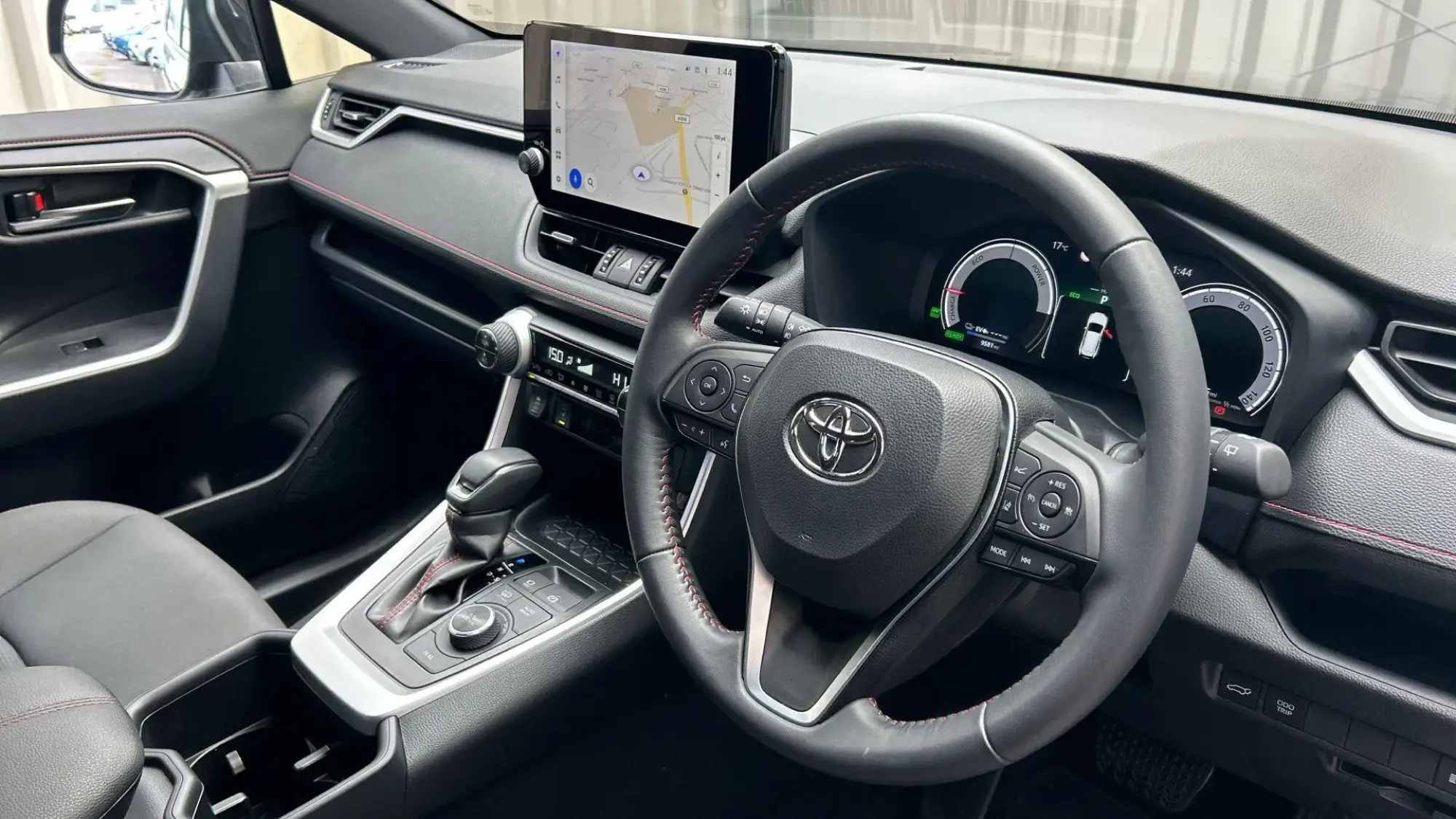 Toyota RAV4 Plug-in Hybrid Image 10