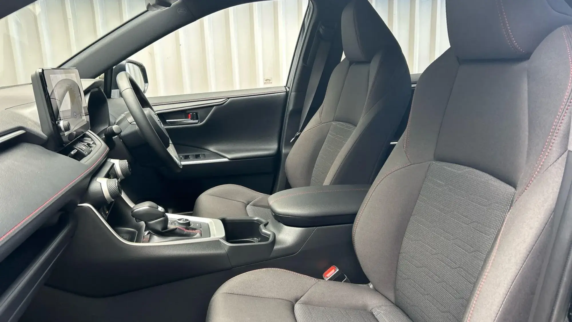 Toyota RAV4 Plug-in Hybrid Image 14