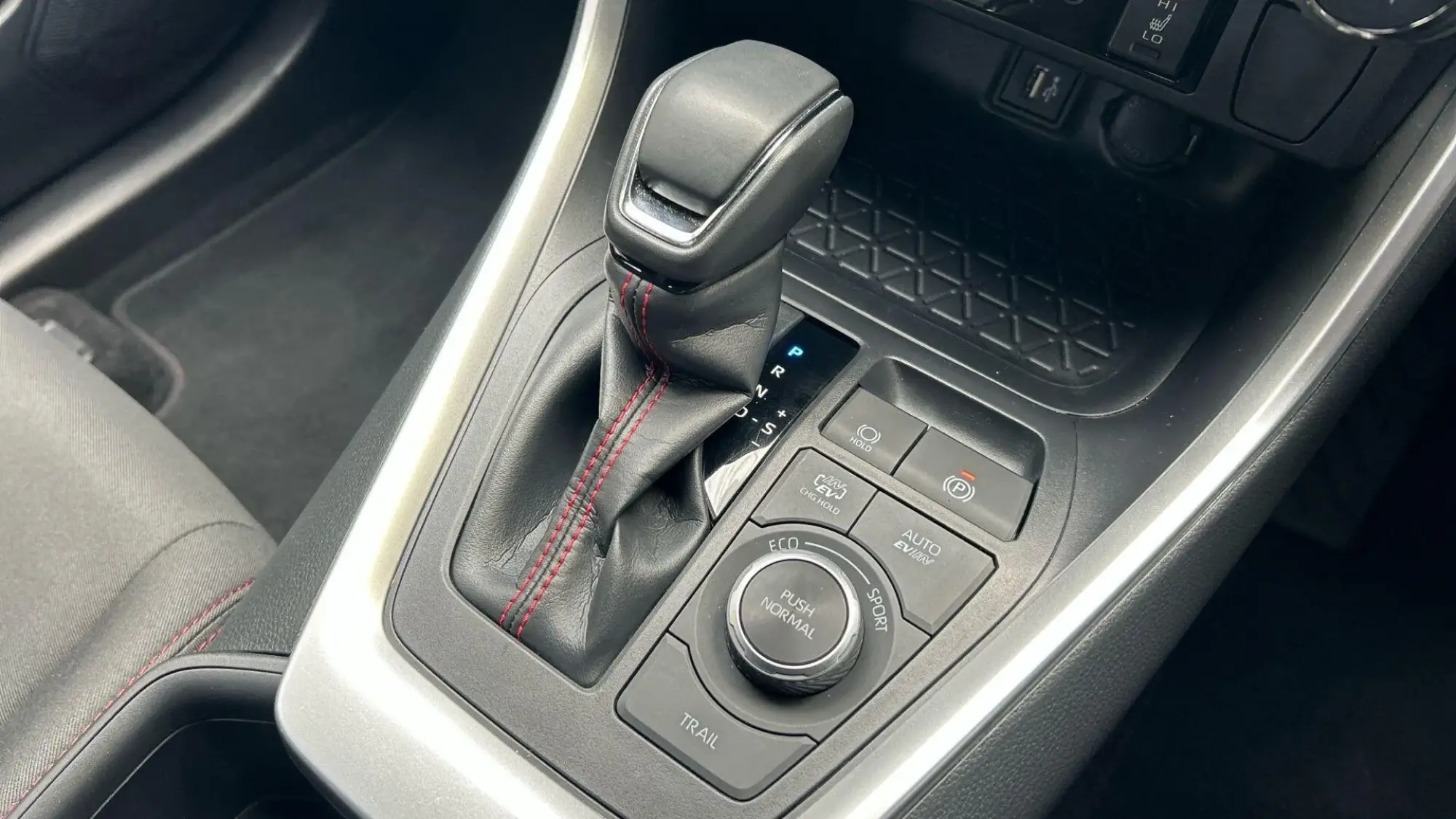 Toyota RAV4 Plug-in Hybrid Image 34