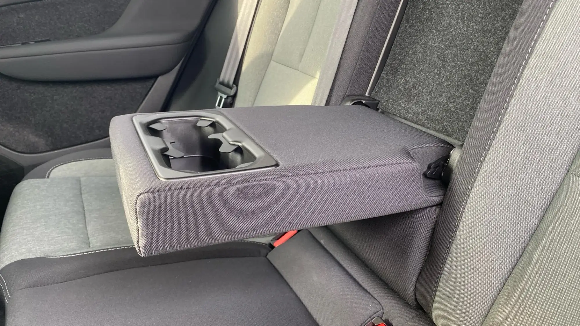 Volvo XC40 Image 40