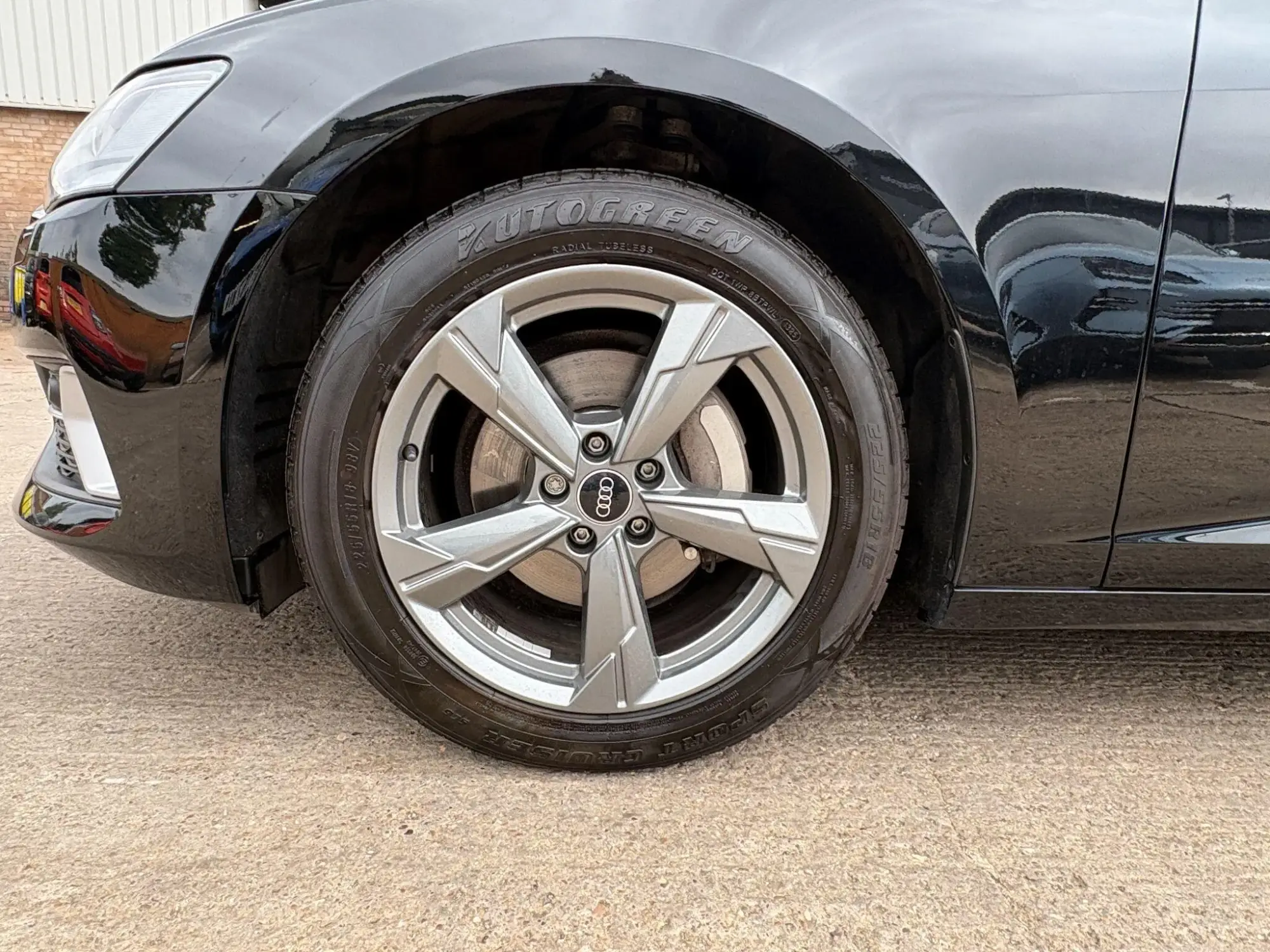 Audi A6 Avant Image 9