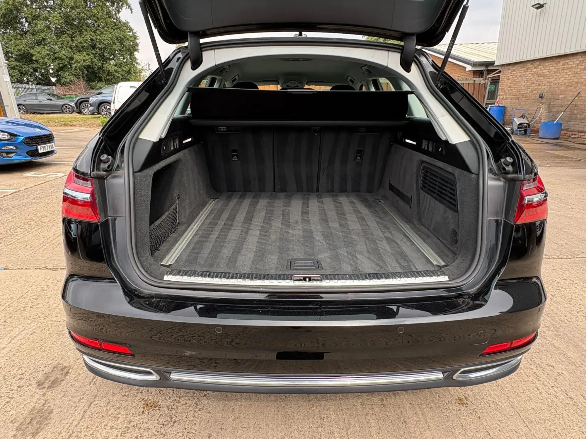 Audi A6 Avant Image 10