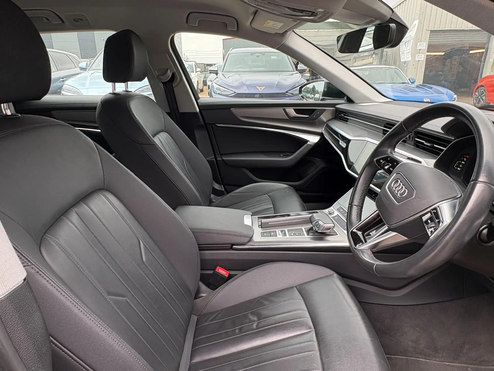 Audi A6 Avant Image 12