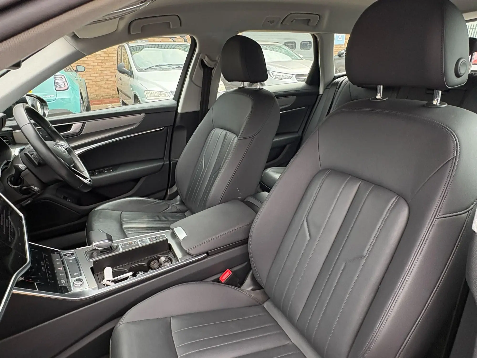 Audi A6 Avant Image 14