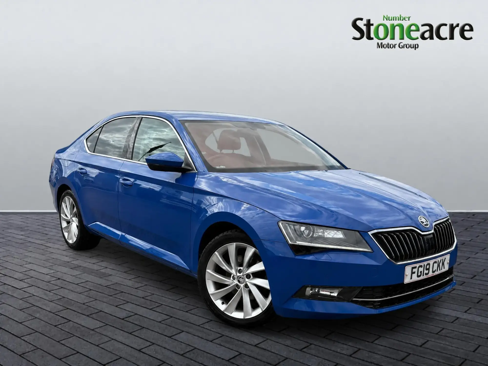 Skoda Superb Image 1