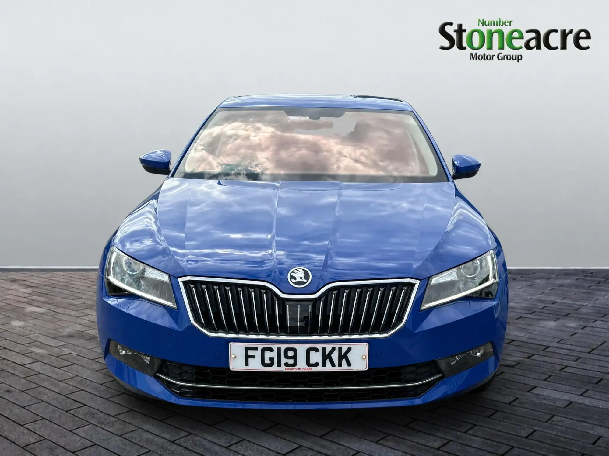 Skoda Superb Image 2