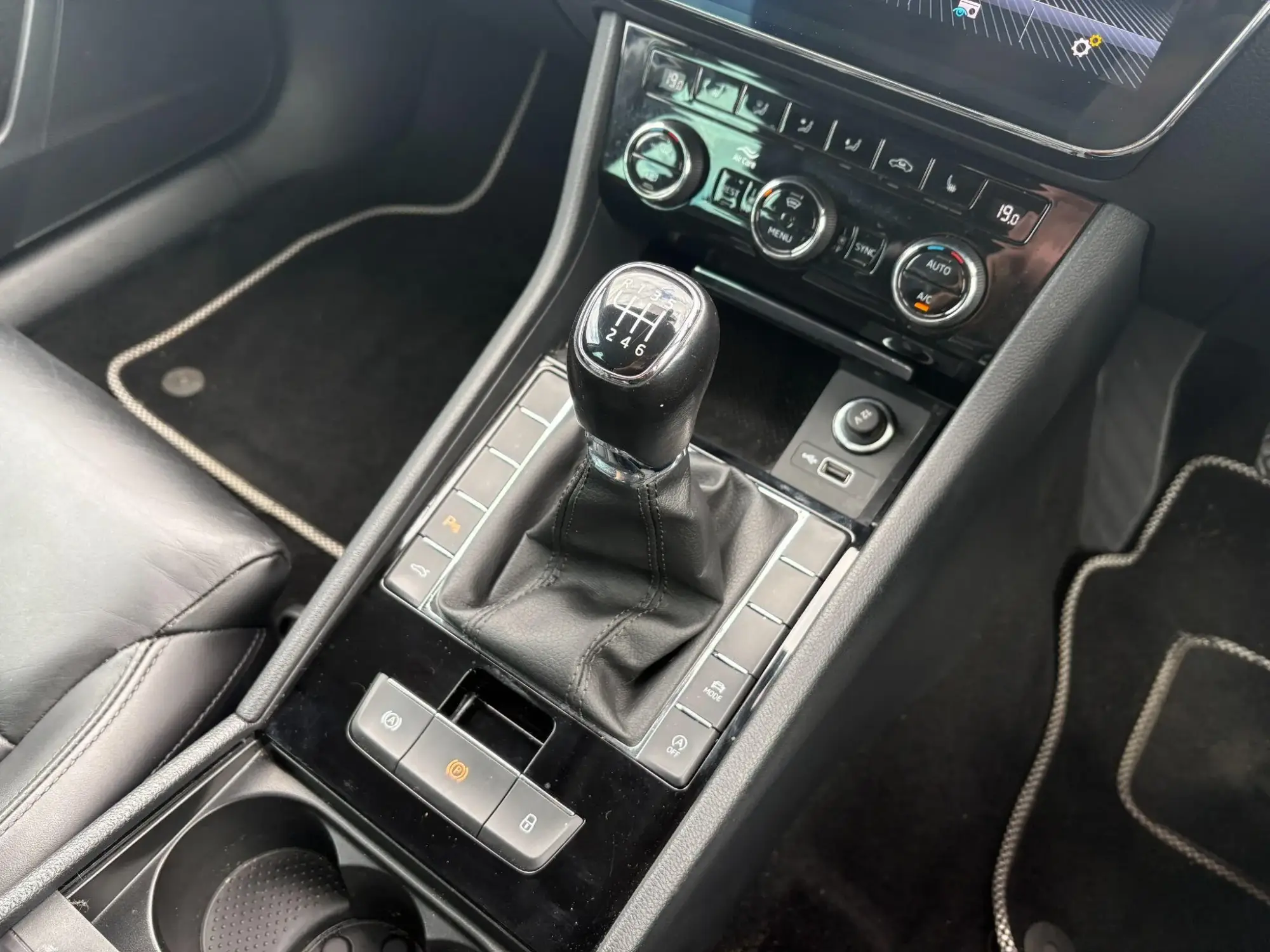 Skoda Superb Image 8