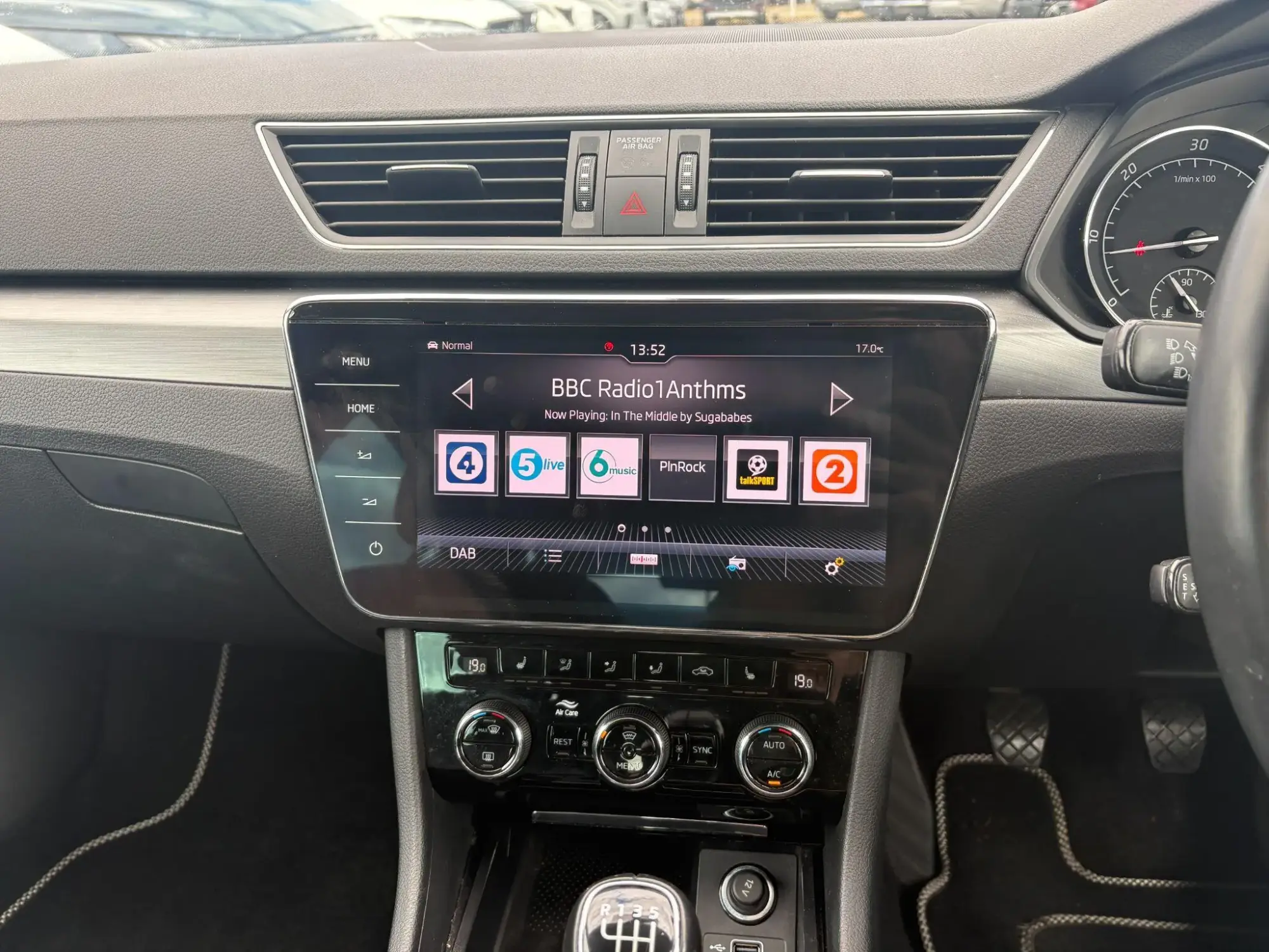 Skoda Superb Image 19