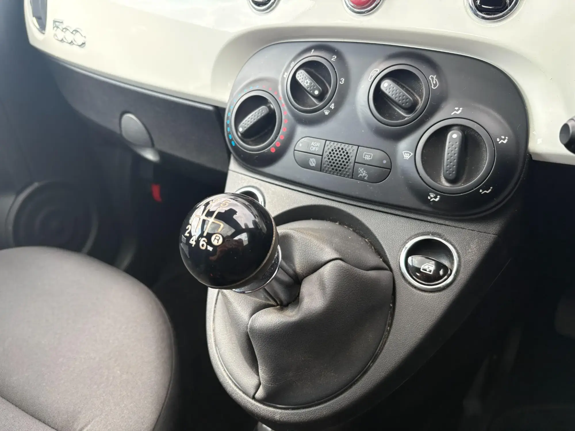 Fiat 500 Hybrid Image 13