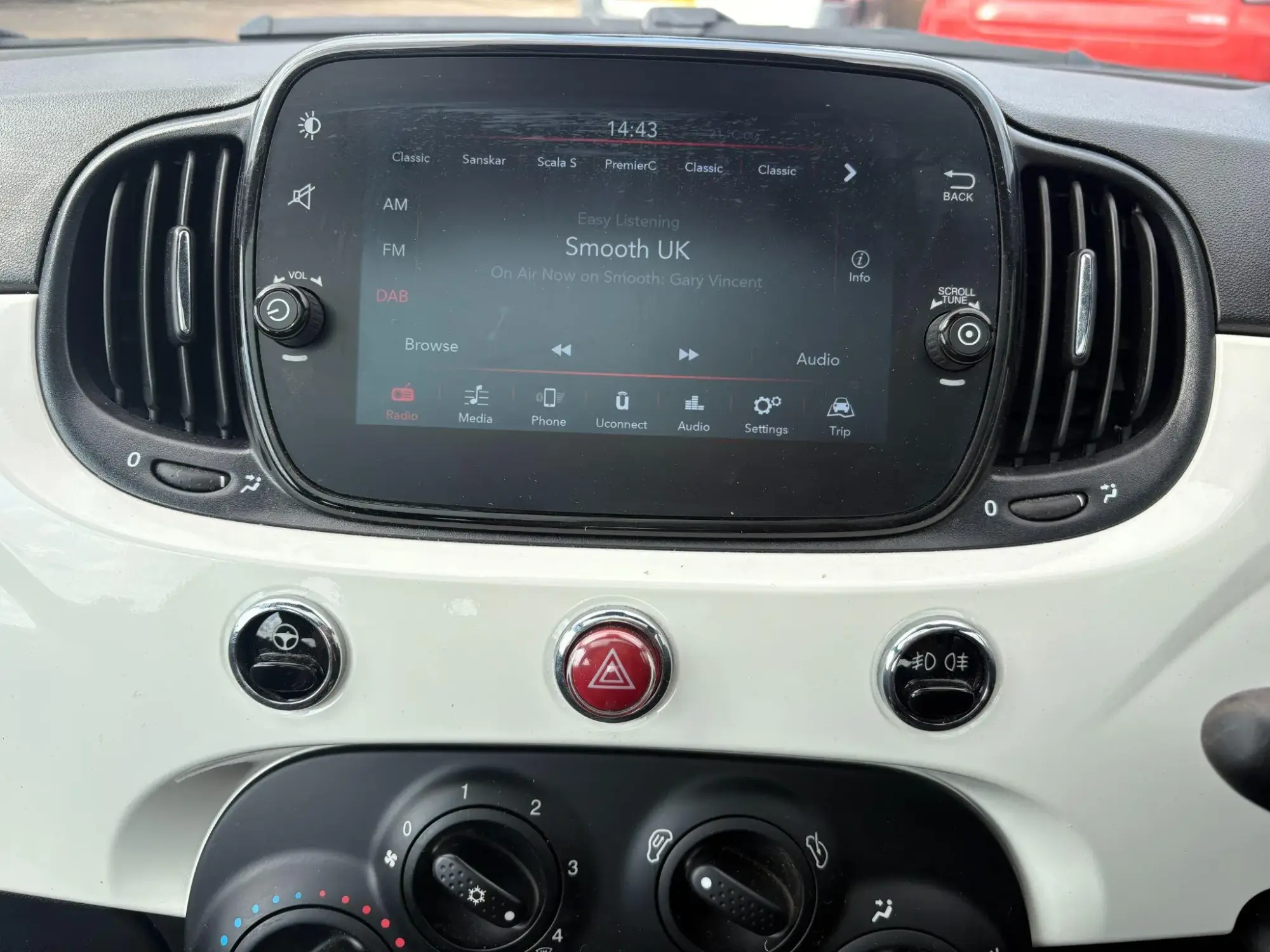 Fiat 500 Hybrid Image 21