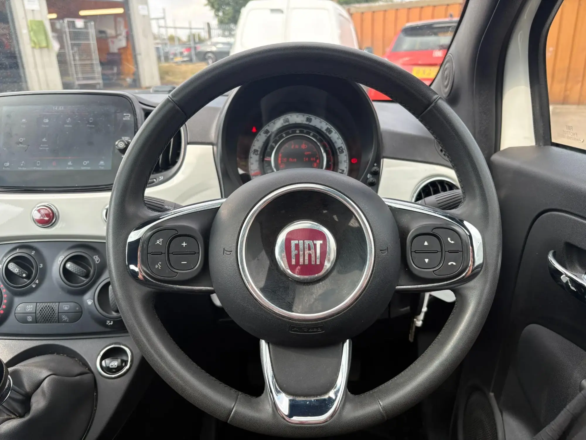 Fiat 500 Hybrid Image 25