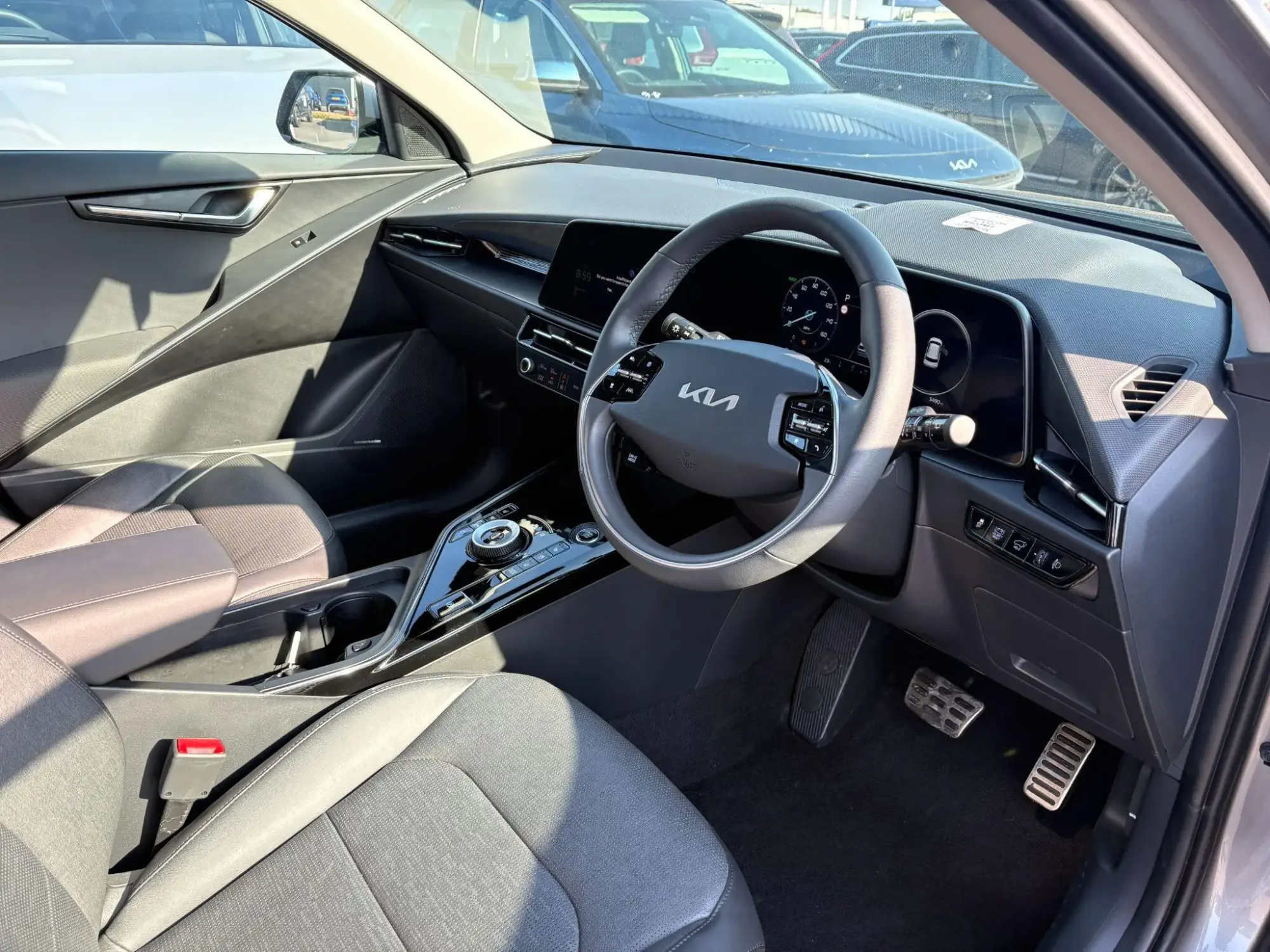 Kia Niro Image 9 Kia Niro Image 9