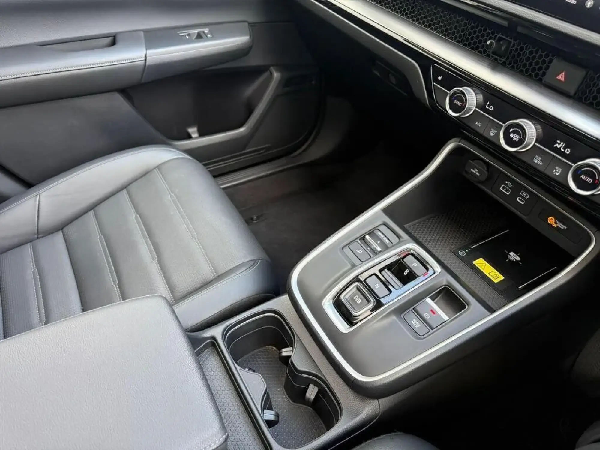 Honda CR-V Hybrid Image 9