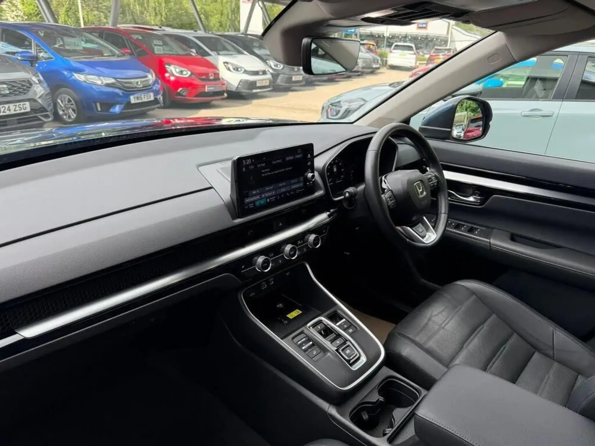Honda CR-V Hybrid Image 10