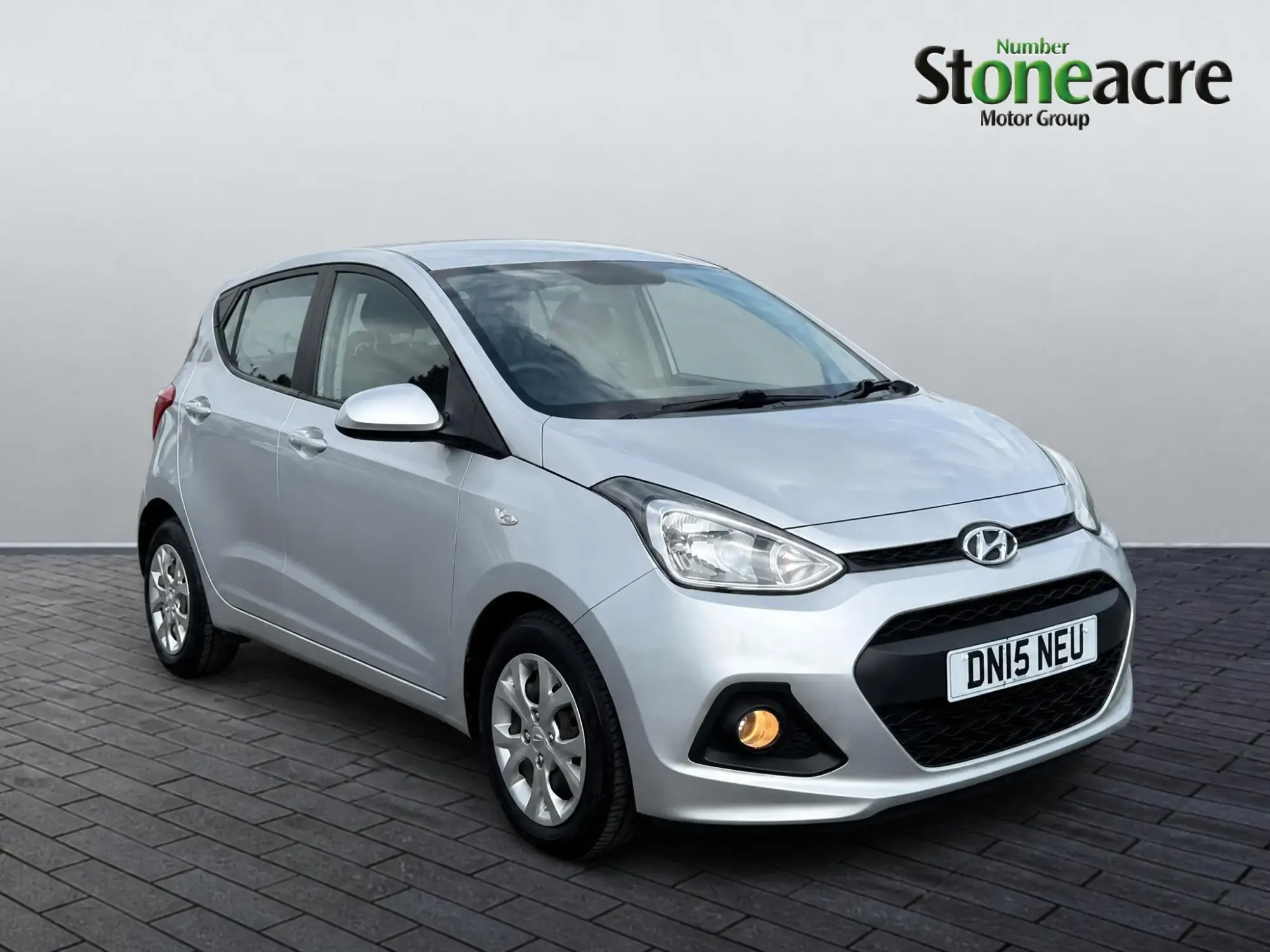 Hyundai i10 1.0 SE Hatchback 5dr Petrol Manual Euro 5 (66 ps) DN15NEU Image 1 Hyundai i10 1.0 SE Hatchback 5dr Petrol Manual Euro 5 (66 ps) DN15NEU Image 1