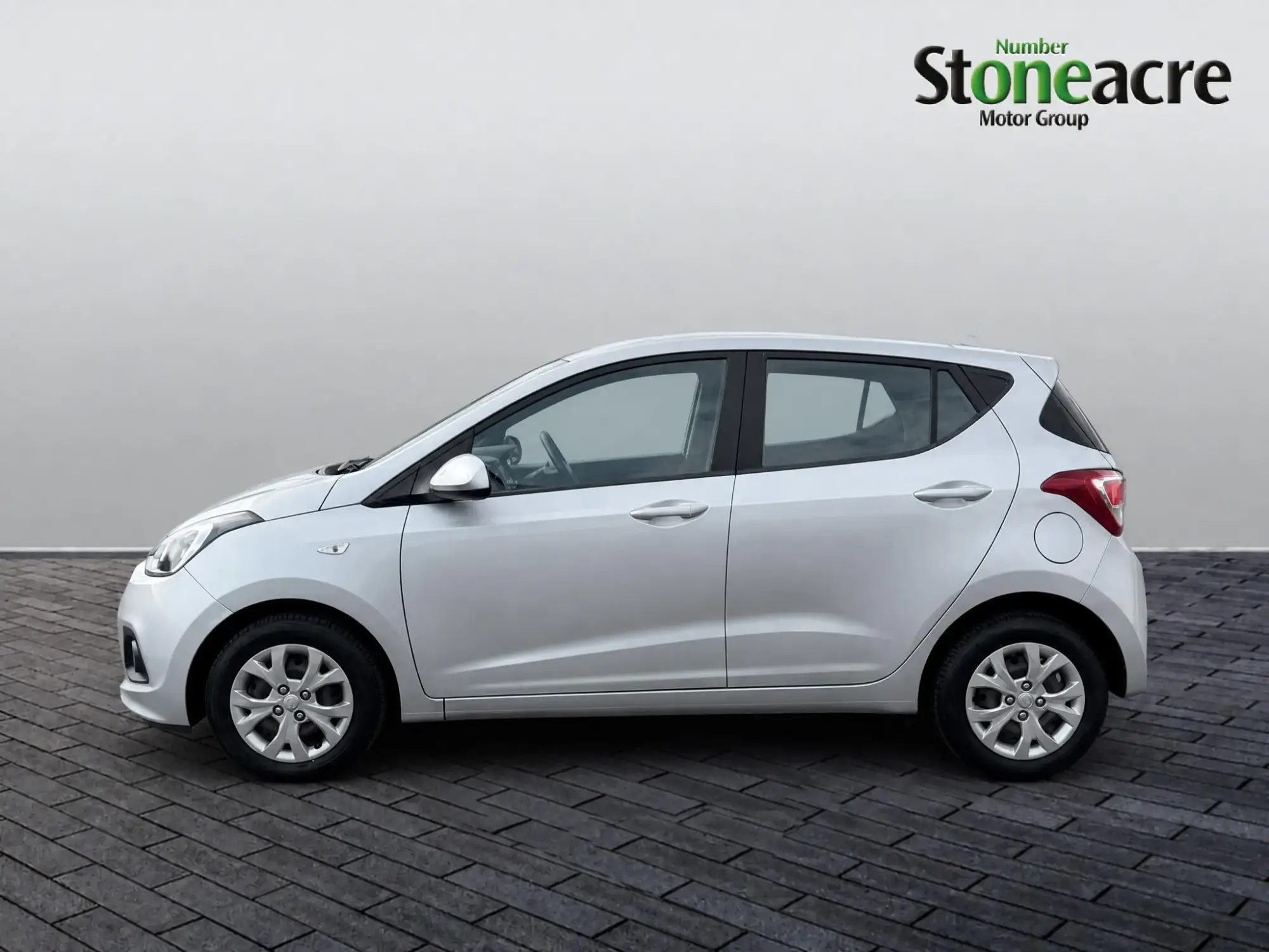 Hyundai i10 Image 4 Hyundai i10 Image 4