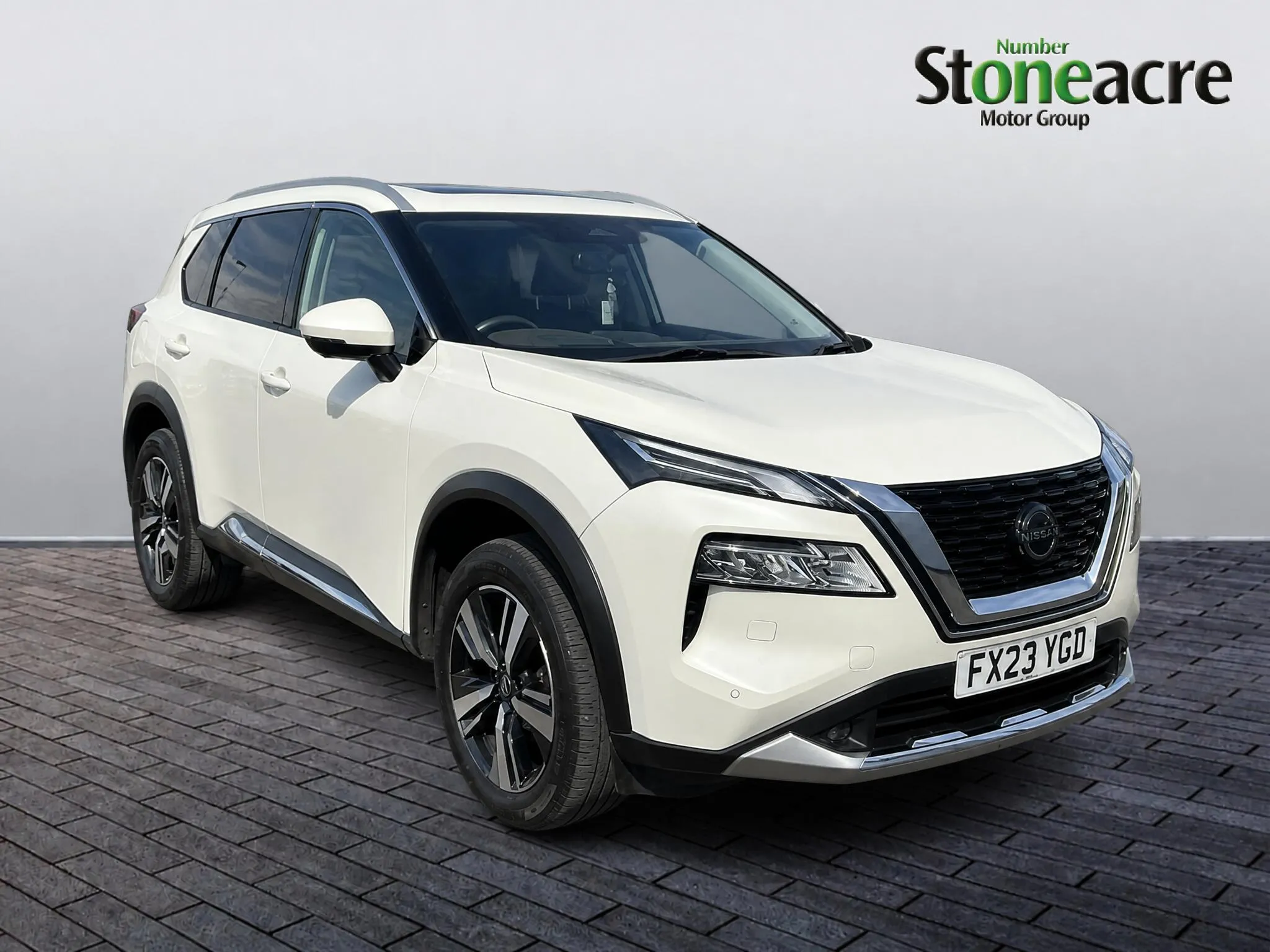 Nissan X-TRAIL listing photo