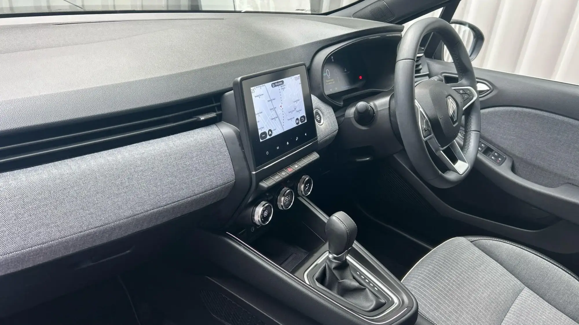 Renault Clio E-Tech Image 43