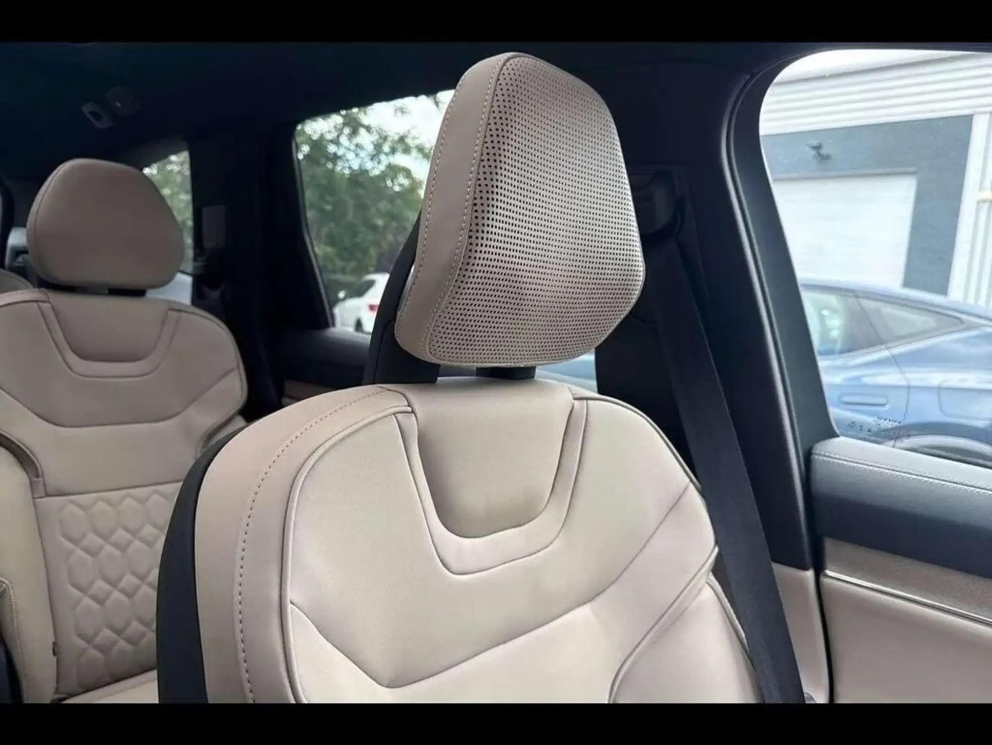 Volvo EX90 Image 75
