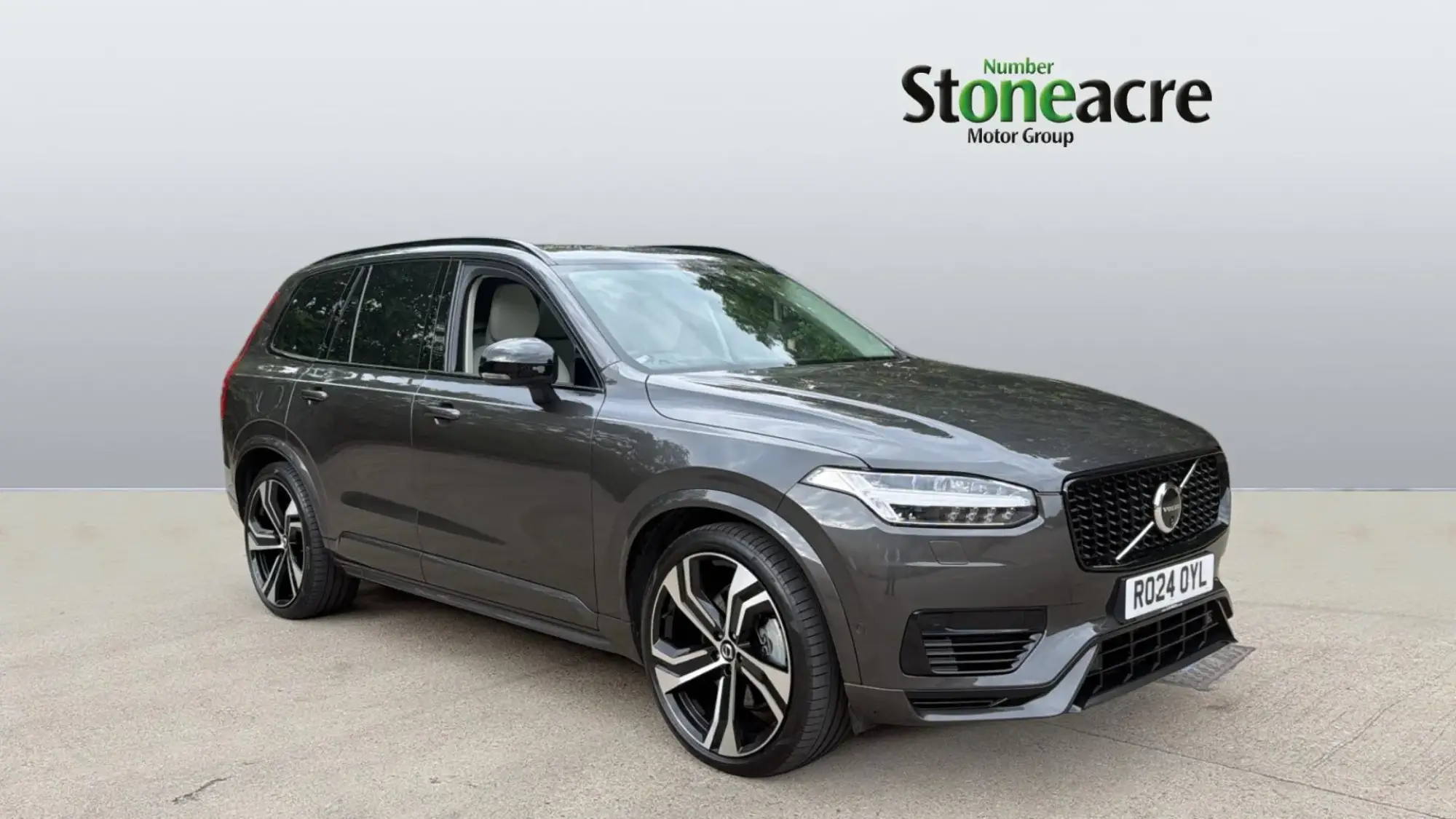 Volvo XC90 Plug-In Hybrid Image 1