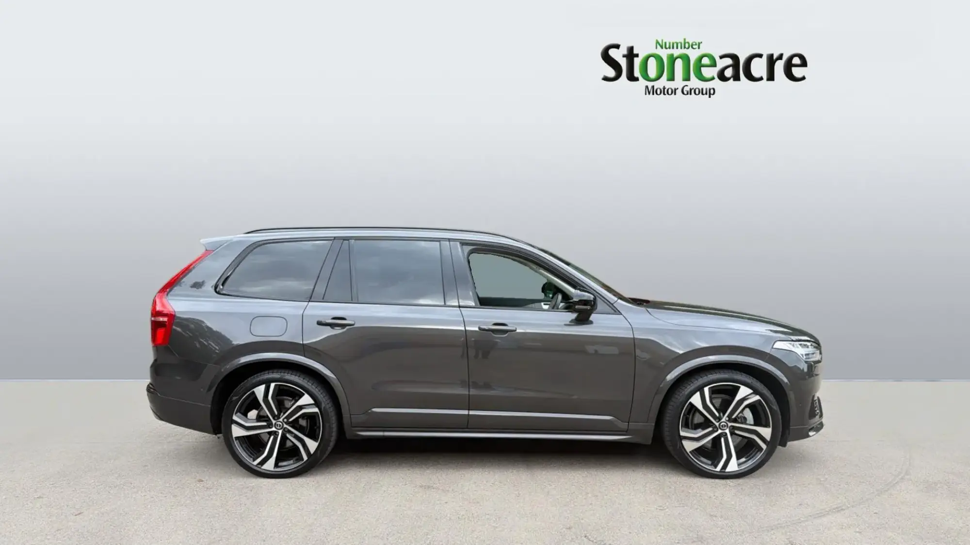 Volvo XC90 Plug-In Hybrid Image 3