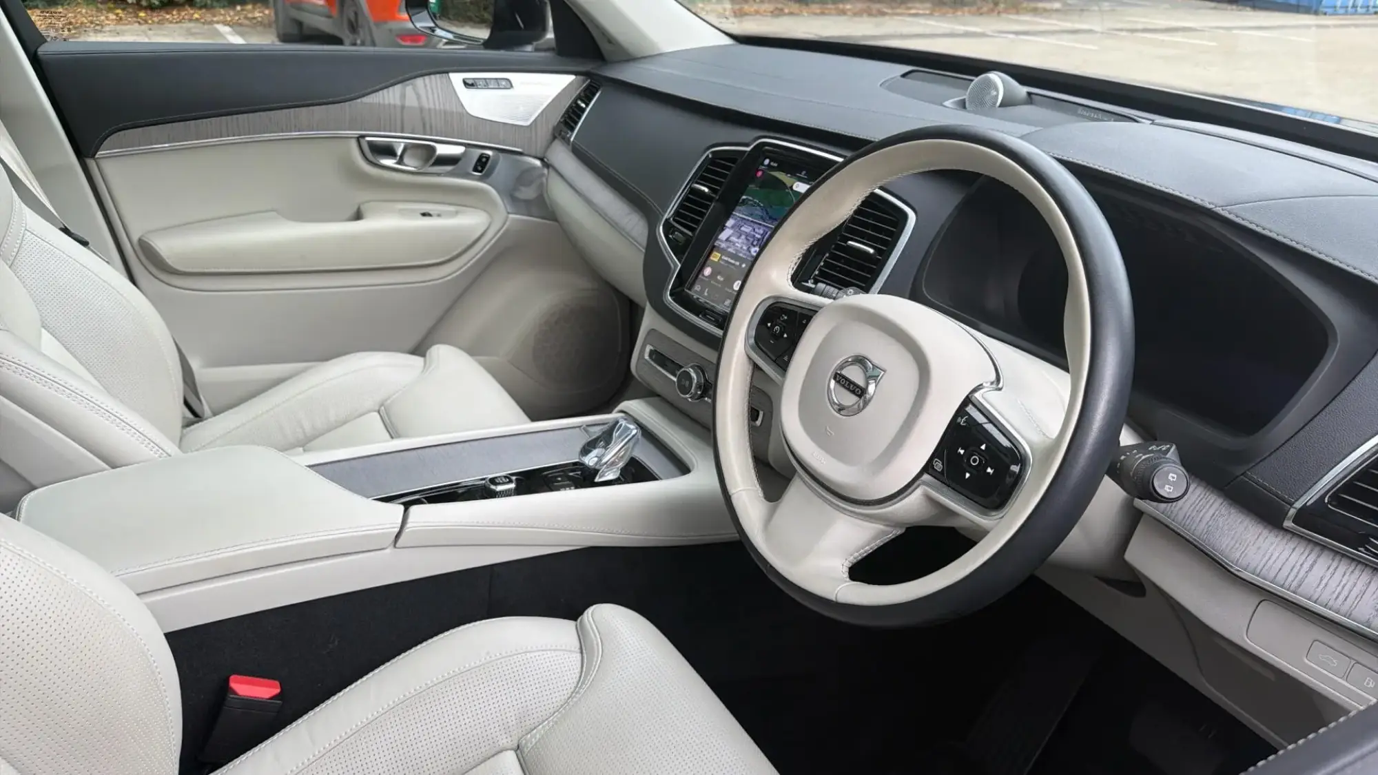 Volvo XC90 Plug-In Hybrid Image 4