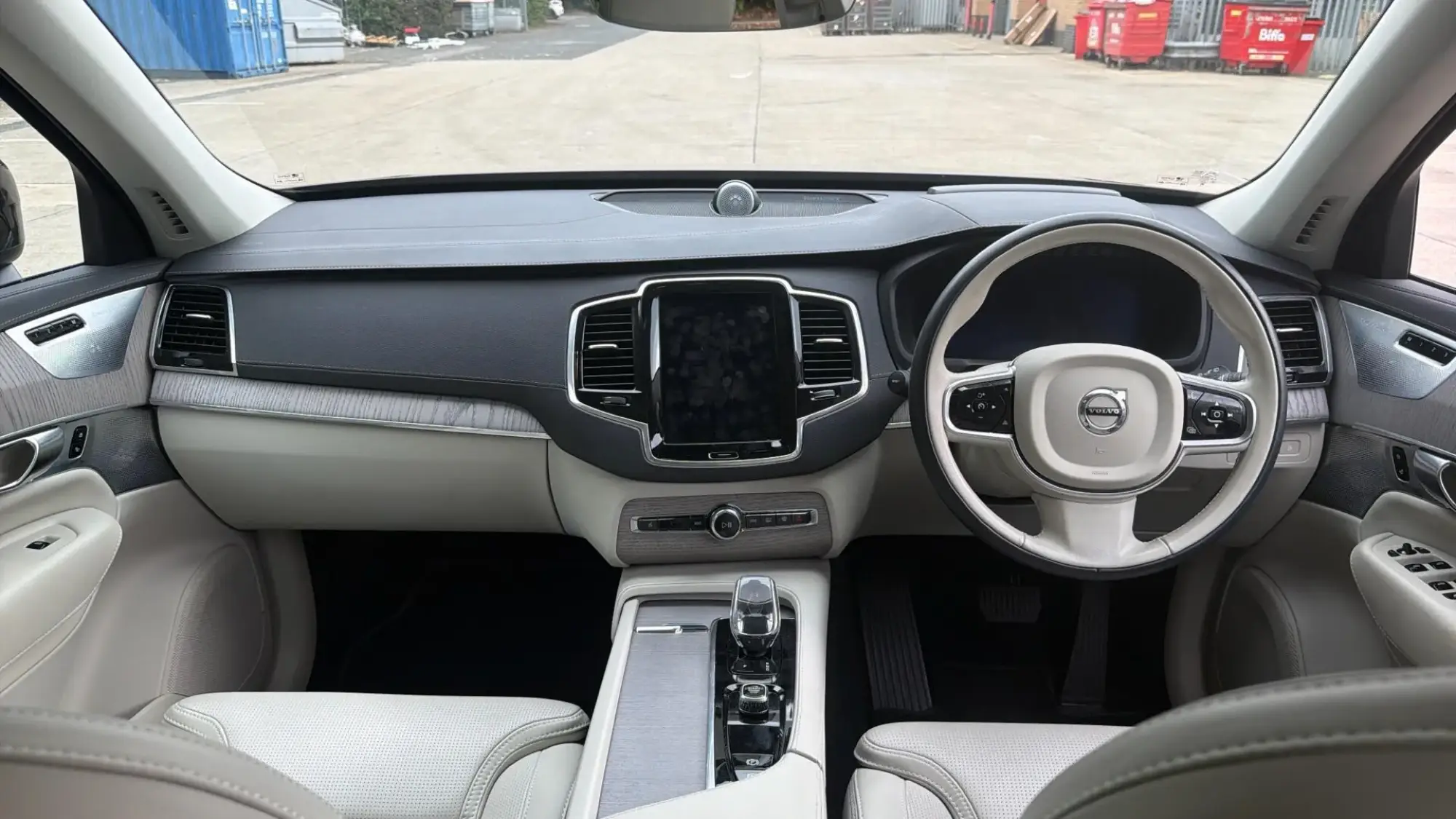 Volvo XC90 Plug-In Hybrid Image 5