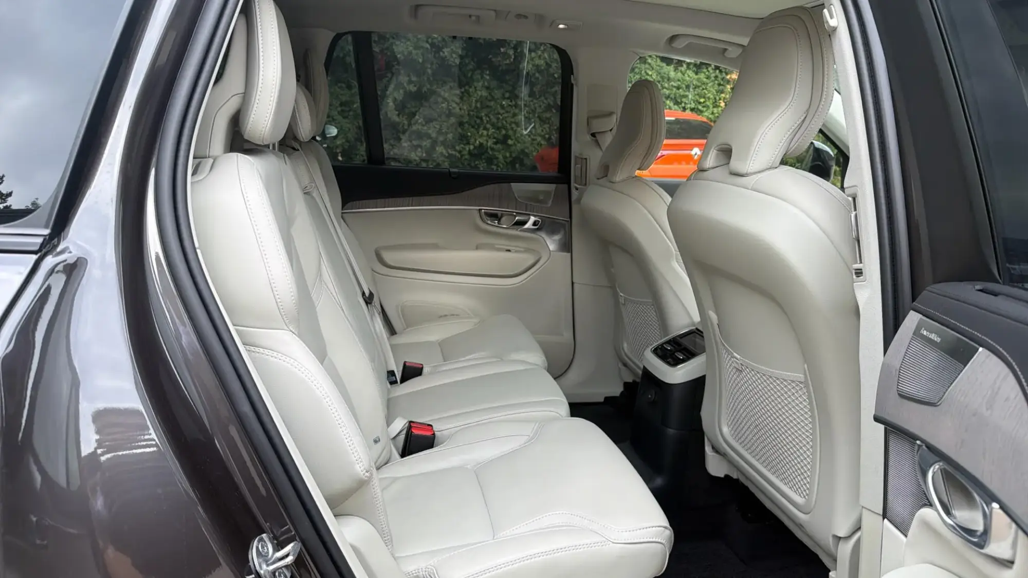 Volvo XC90 Plug-In Hybrid Image 6