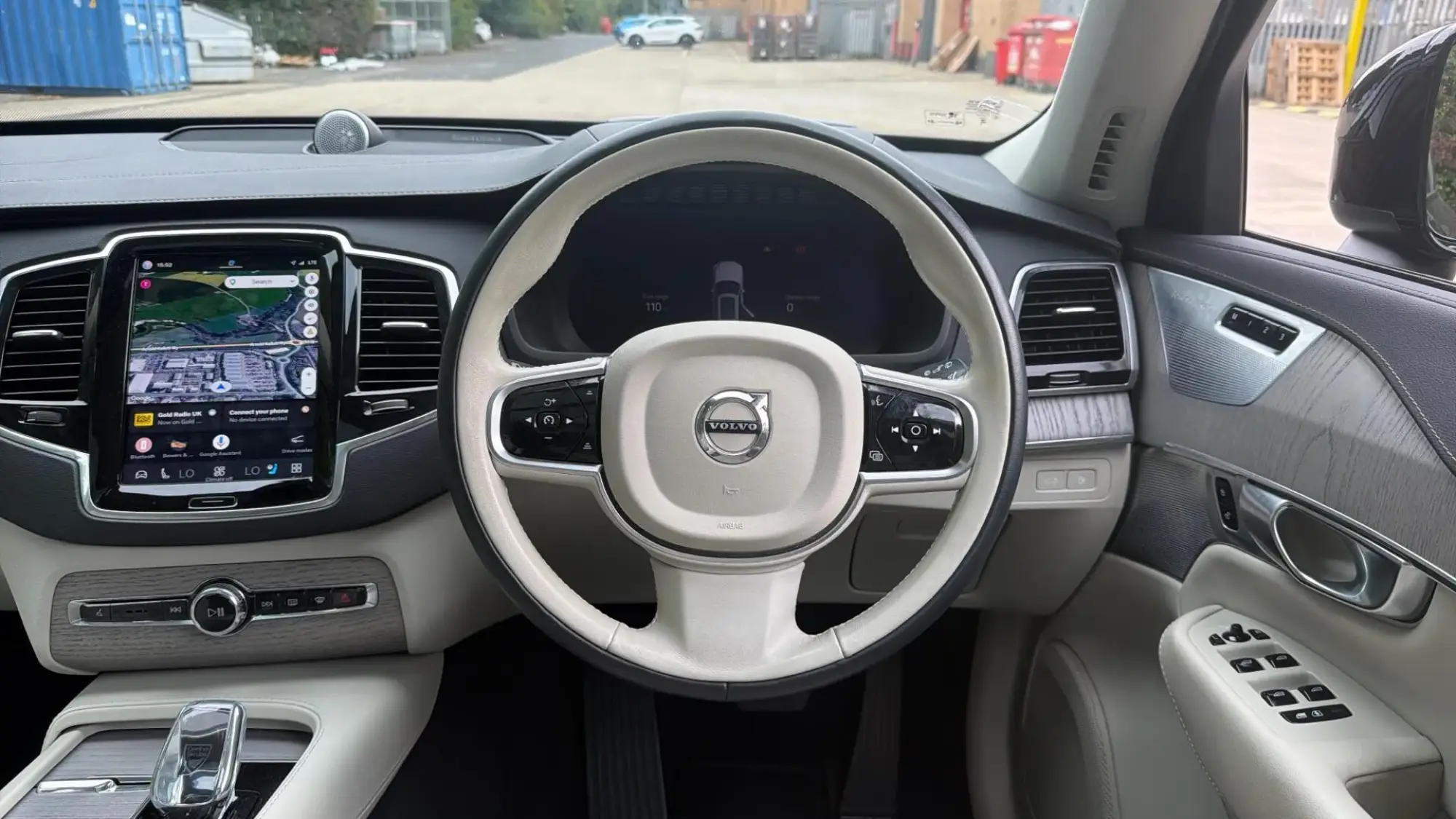 Volvo XC90 Plug-In Hybrid Image 10