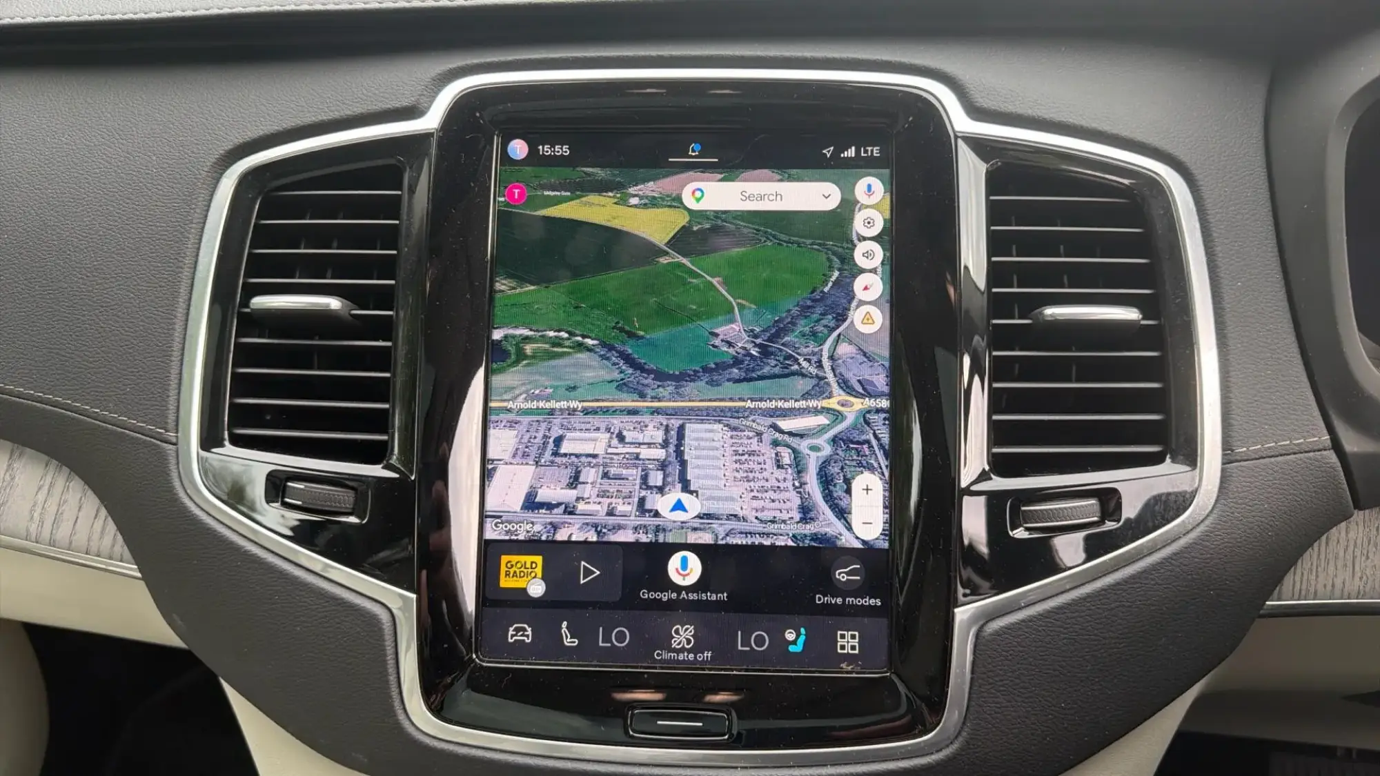 Volvo XC90 Plug-In Hybrid Image 17