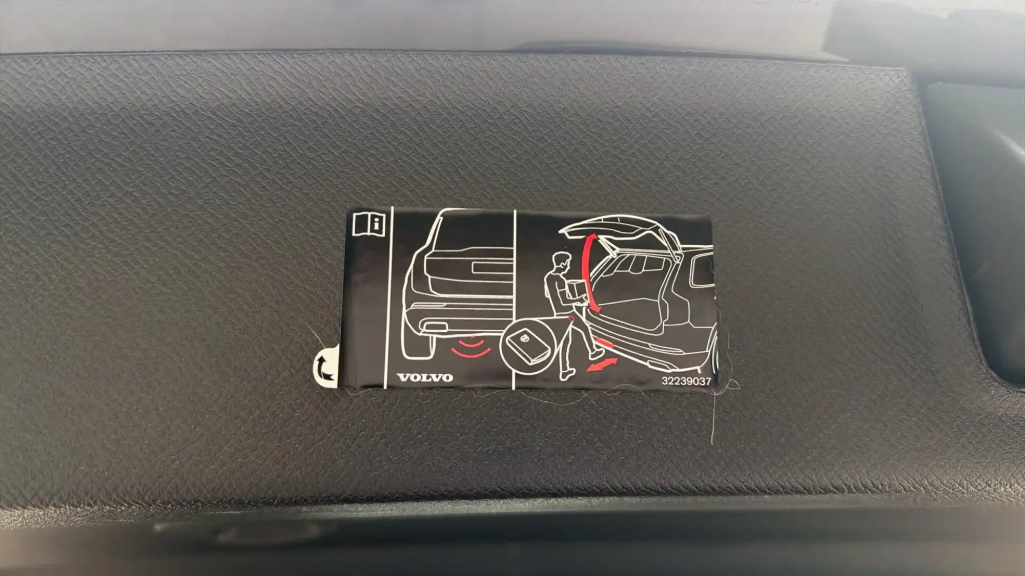 Volvo XC90 Plug-In Hybrid Image 35