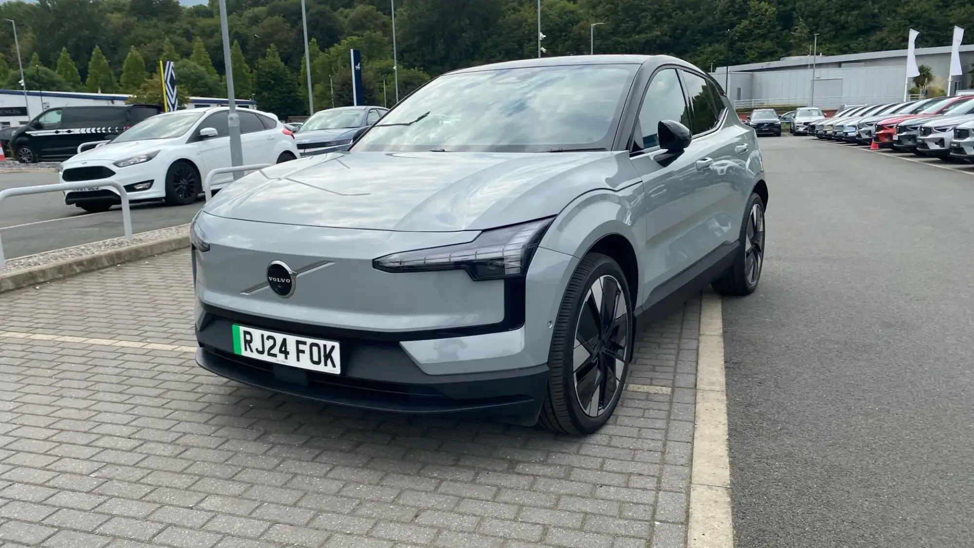 Volvo EX30 315kW Twin Motor Performance Ultra 69kWh 5dr Auto RJ24FOK Image 3