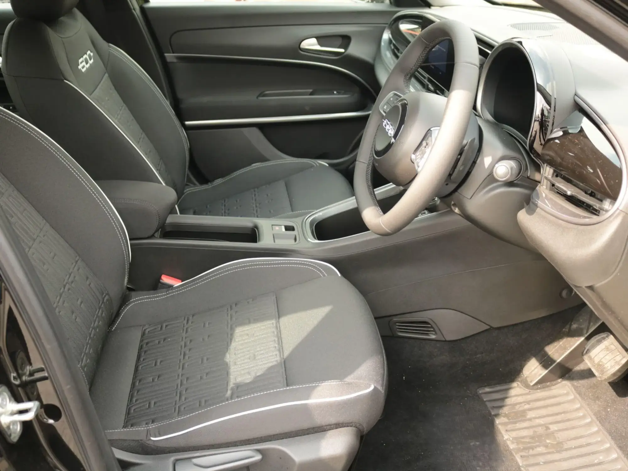 Fiat 600 Petrol Image 12 Fiat 600 Petrol Image 12