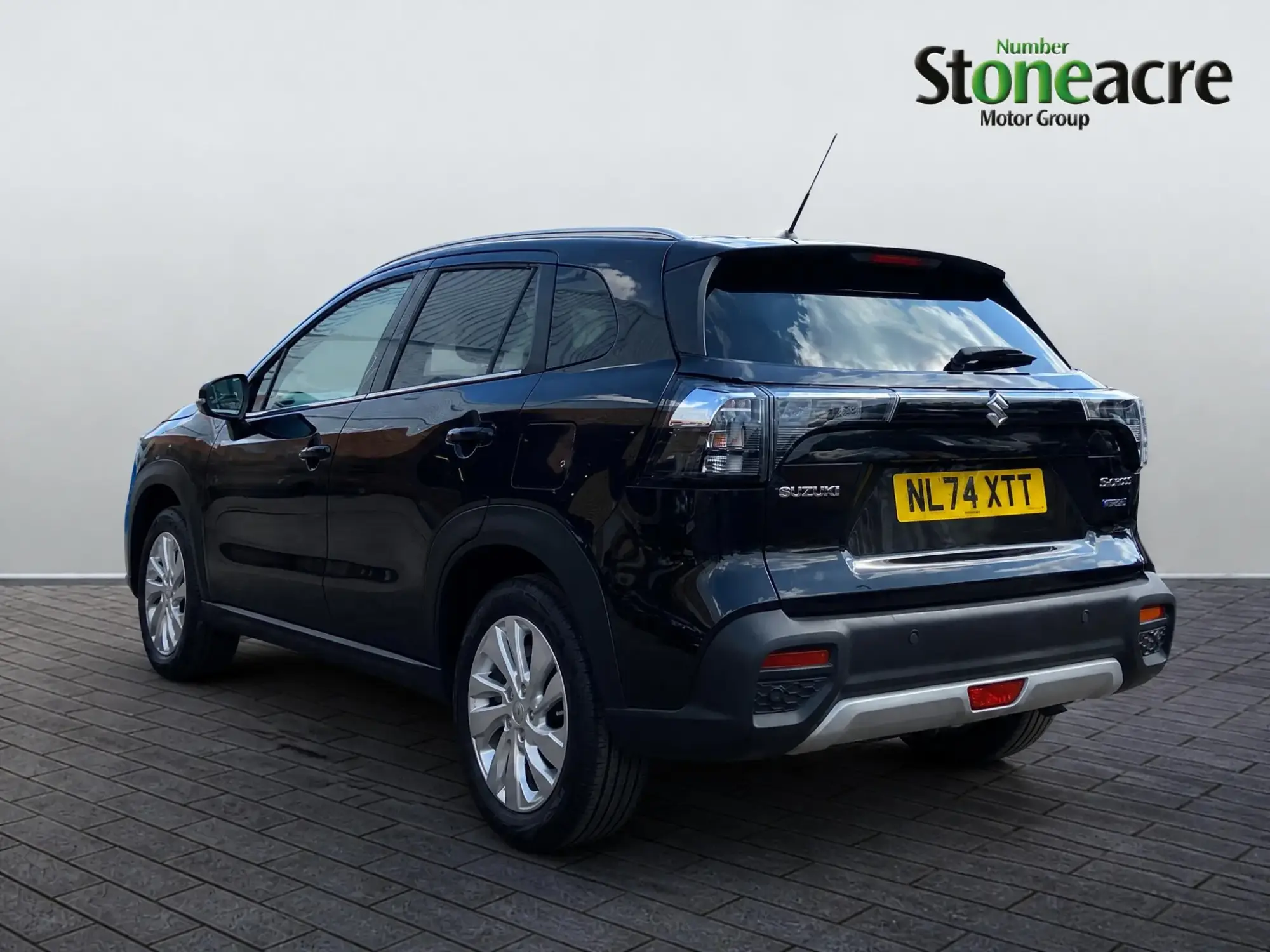 Suzuki S-Cross Hybrid Image 4
