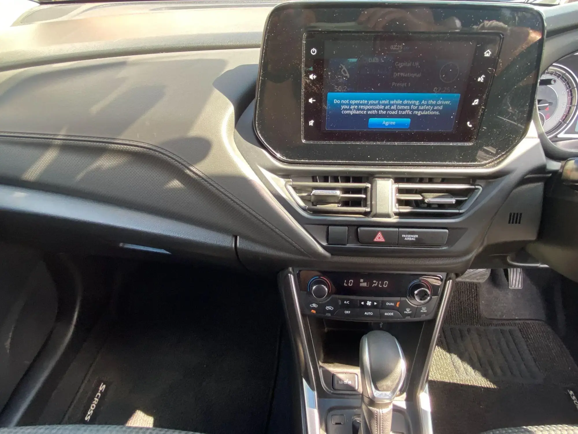 Suzuki S-Cross Hybrid Image 14