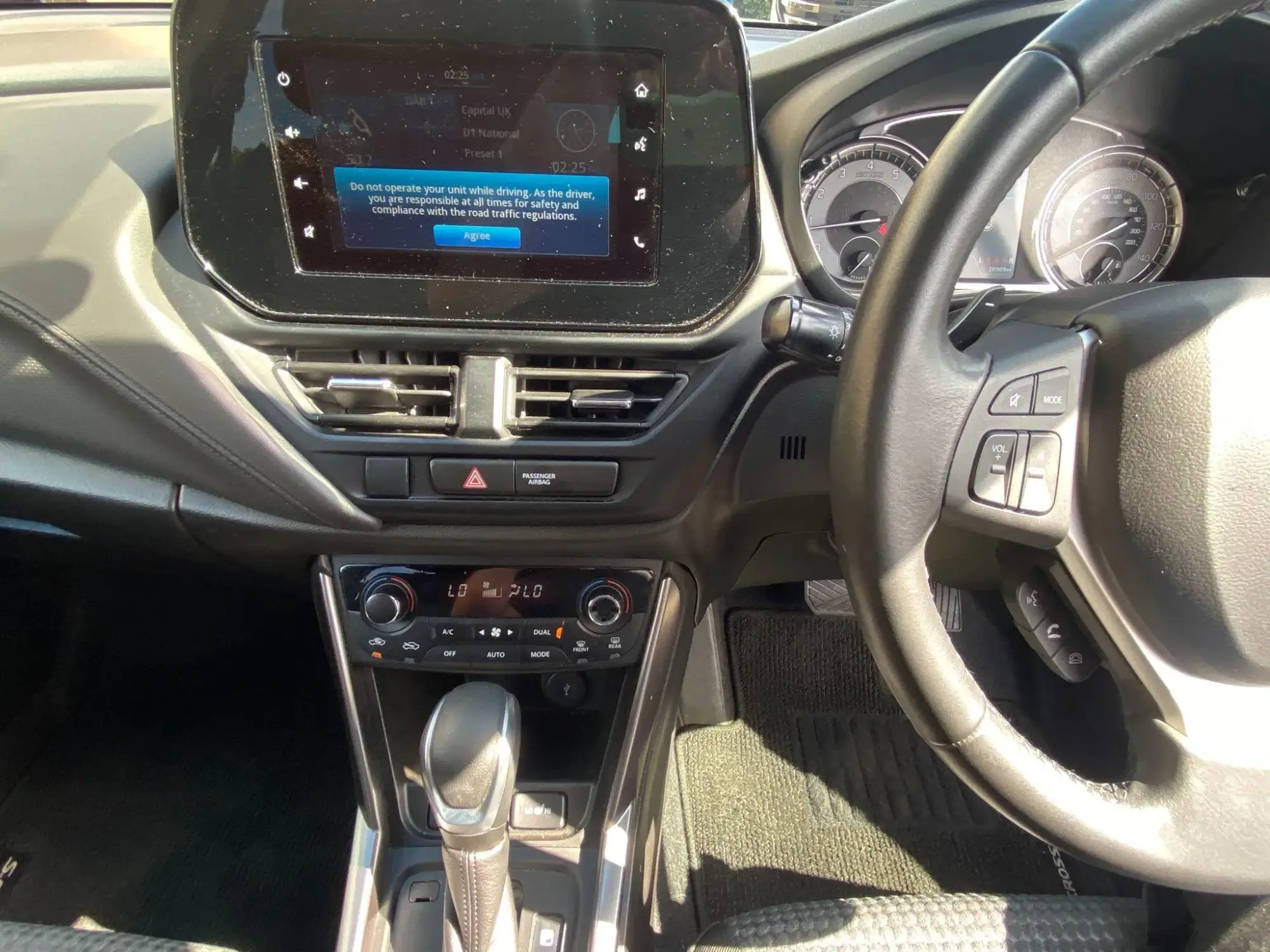 Suzuki S-Cross Hybrid Image 15