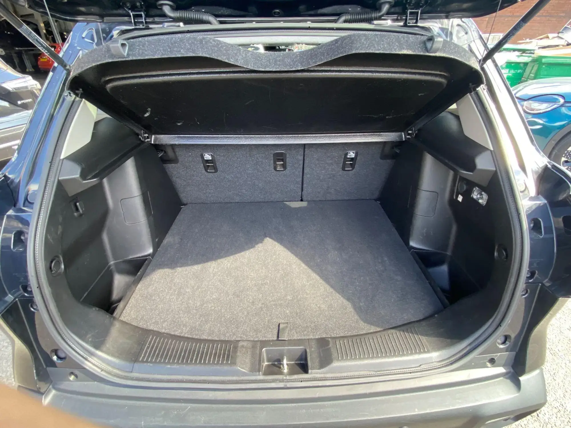 Suzuki S-Cross Hybrid Image 18