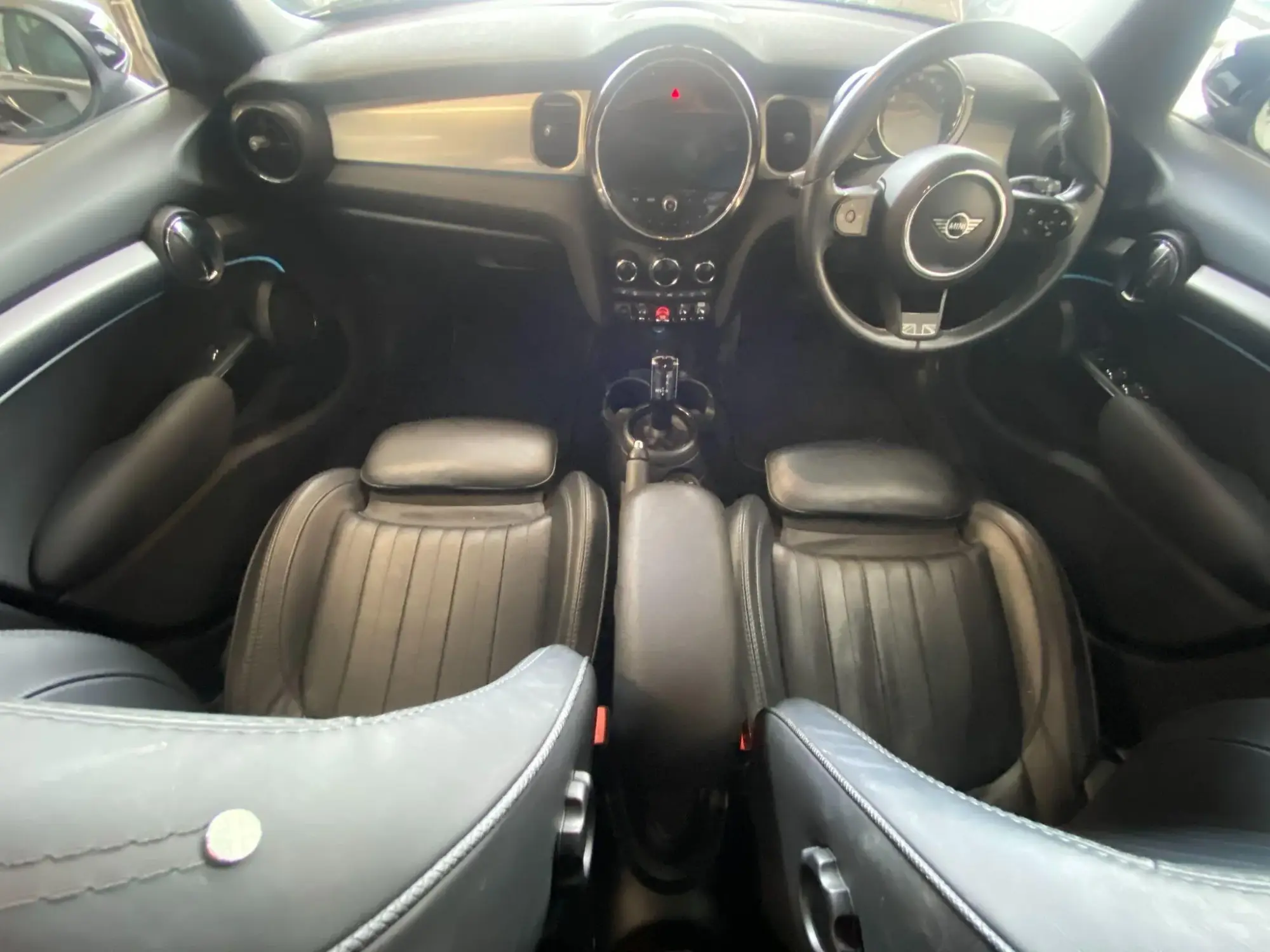 MINI Hatch Image 9