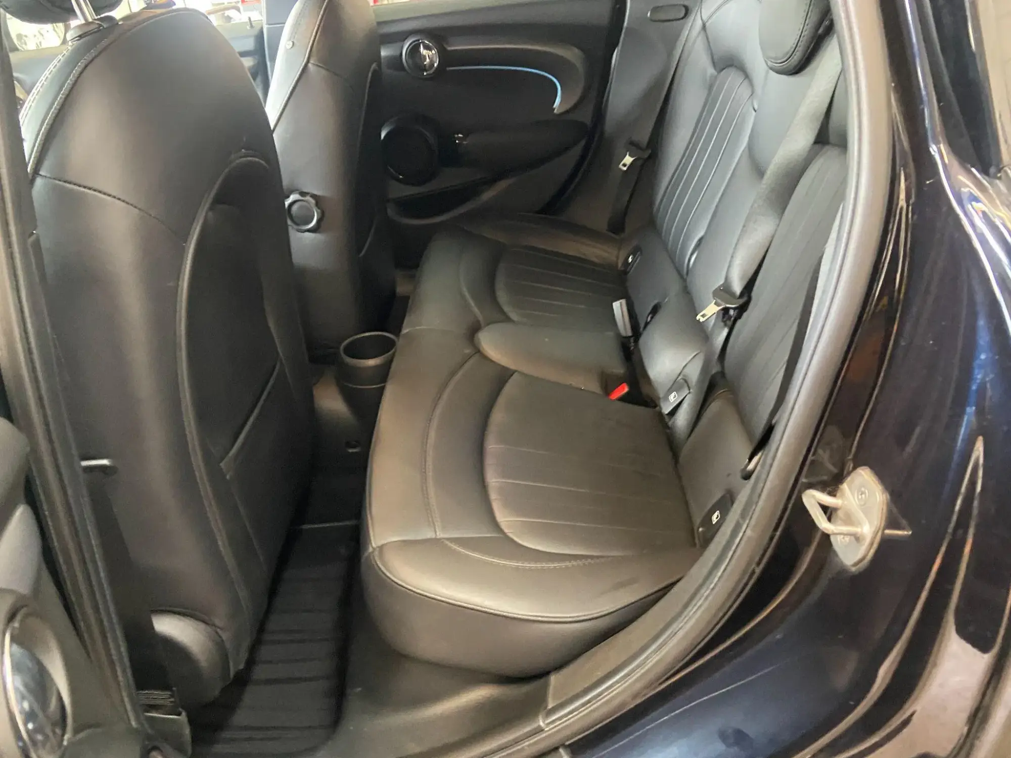 MINI Hatch Image 12