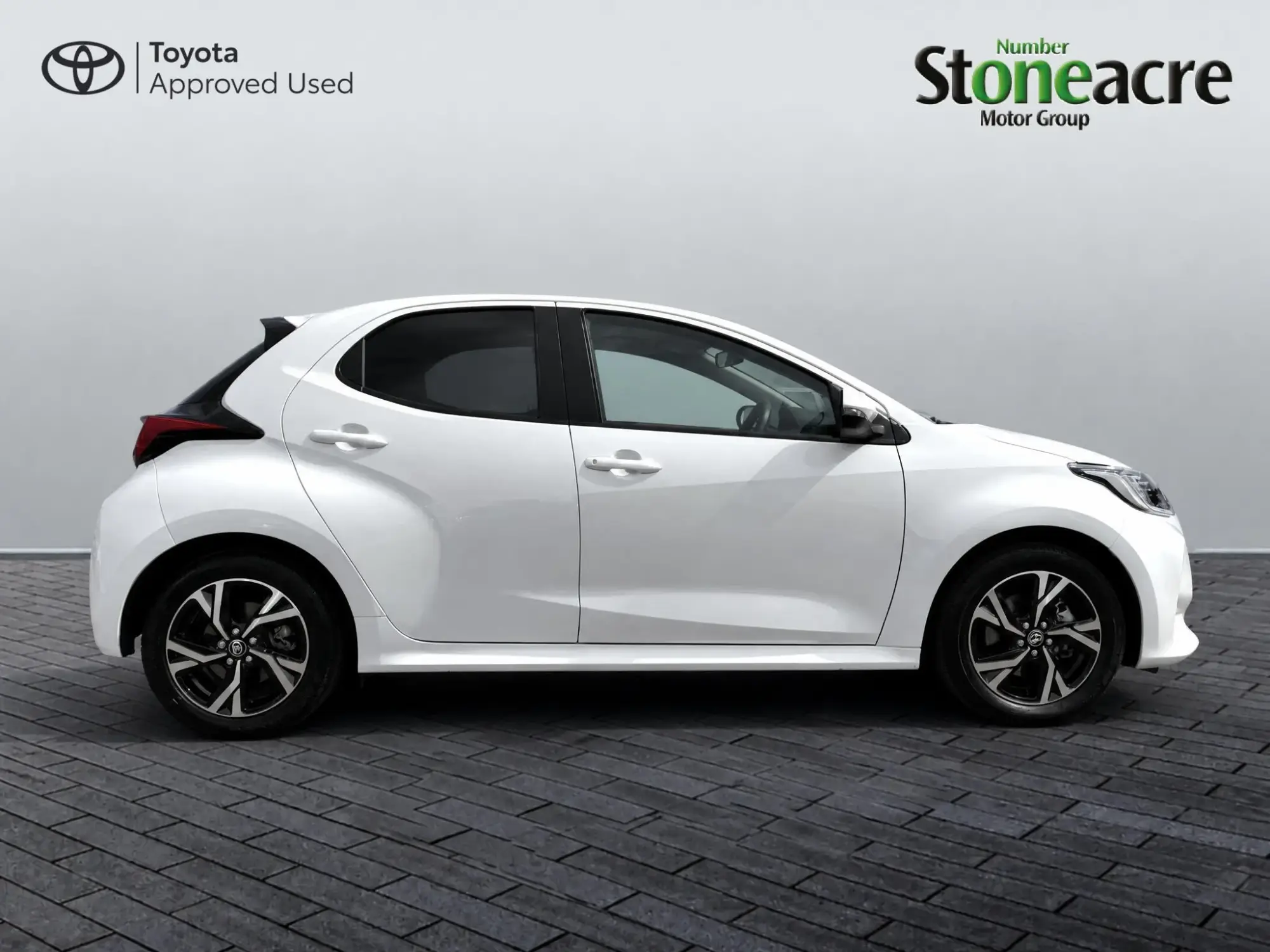 Toyota Yaris Image 2