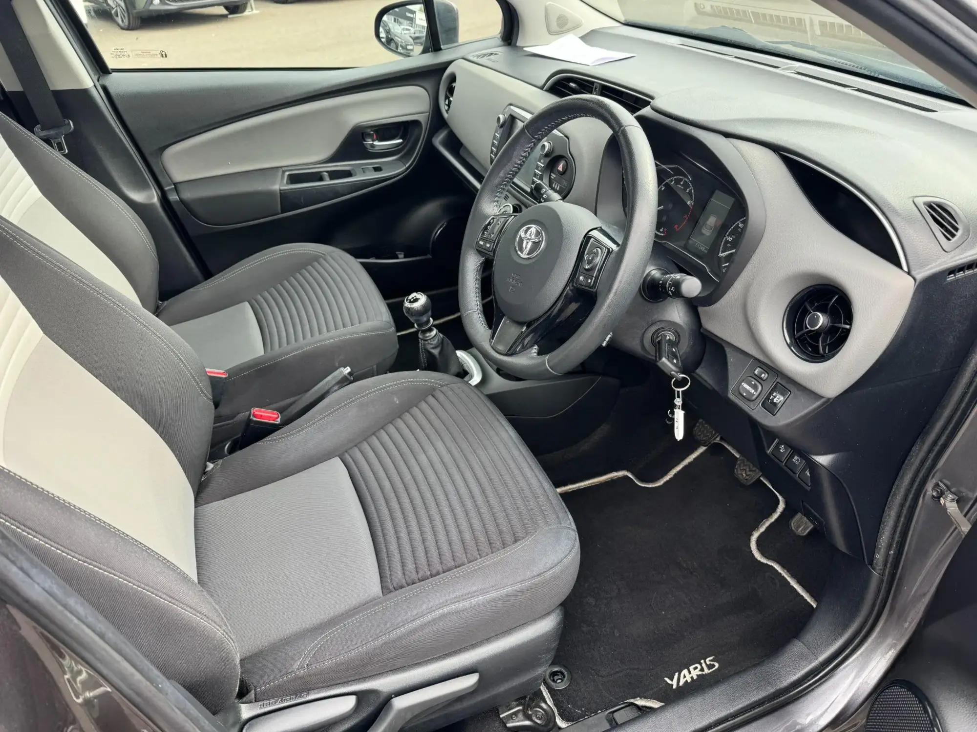 Toyota Yaris Image 11 Toyota Yaris Image 11