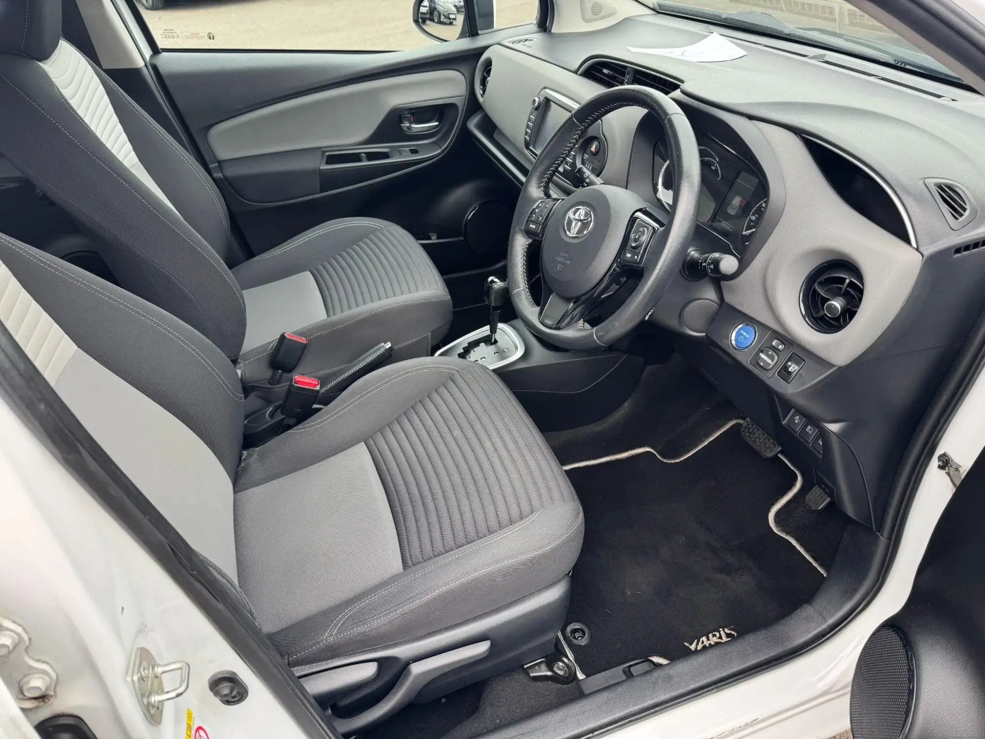 Toyota Yaris Image 11 Toyota Yaris Image 11
