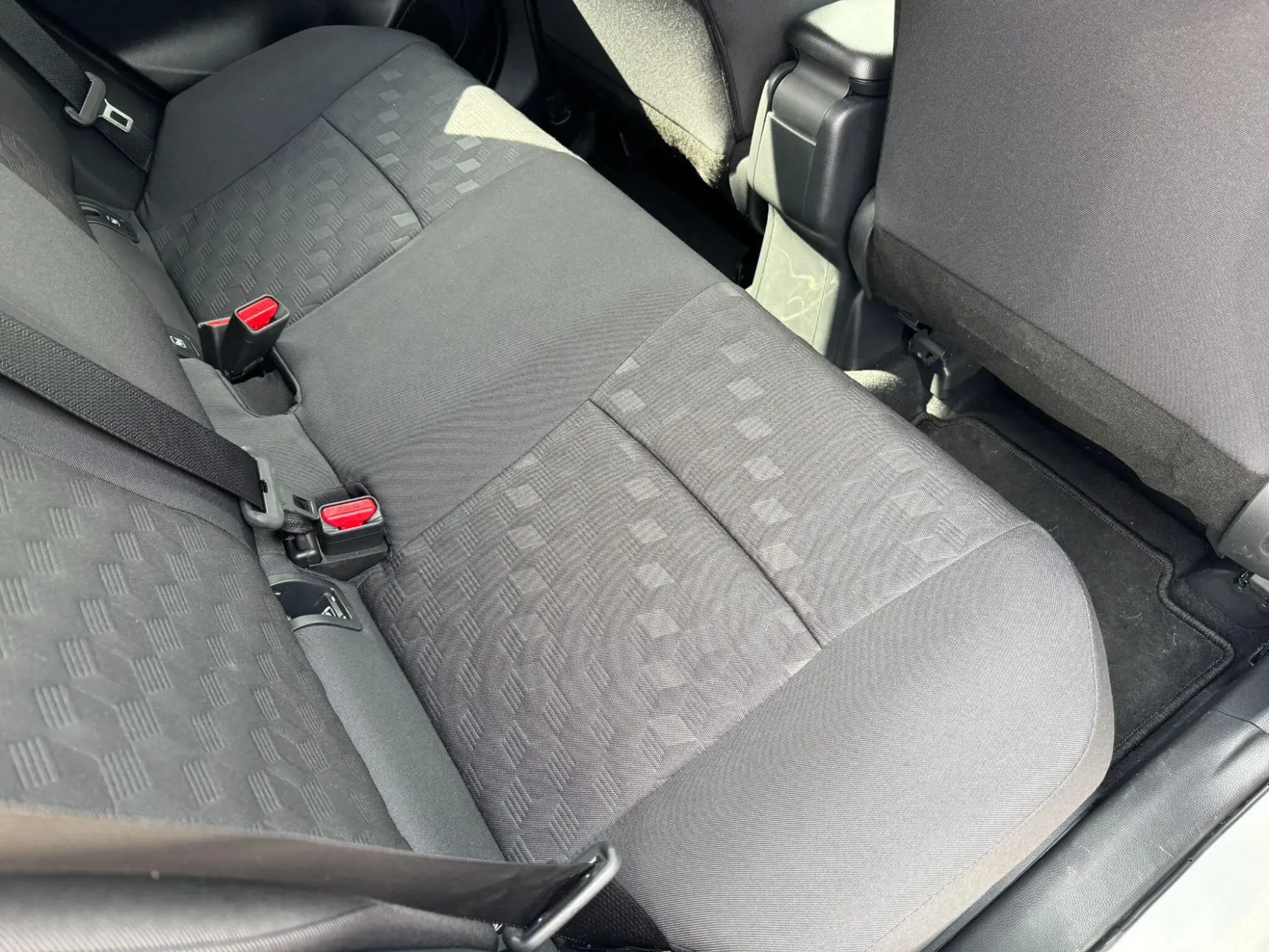 Toyota Yaris Image 12