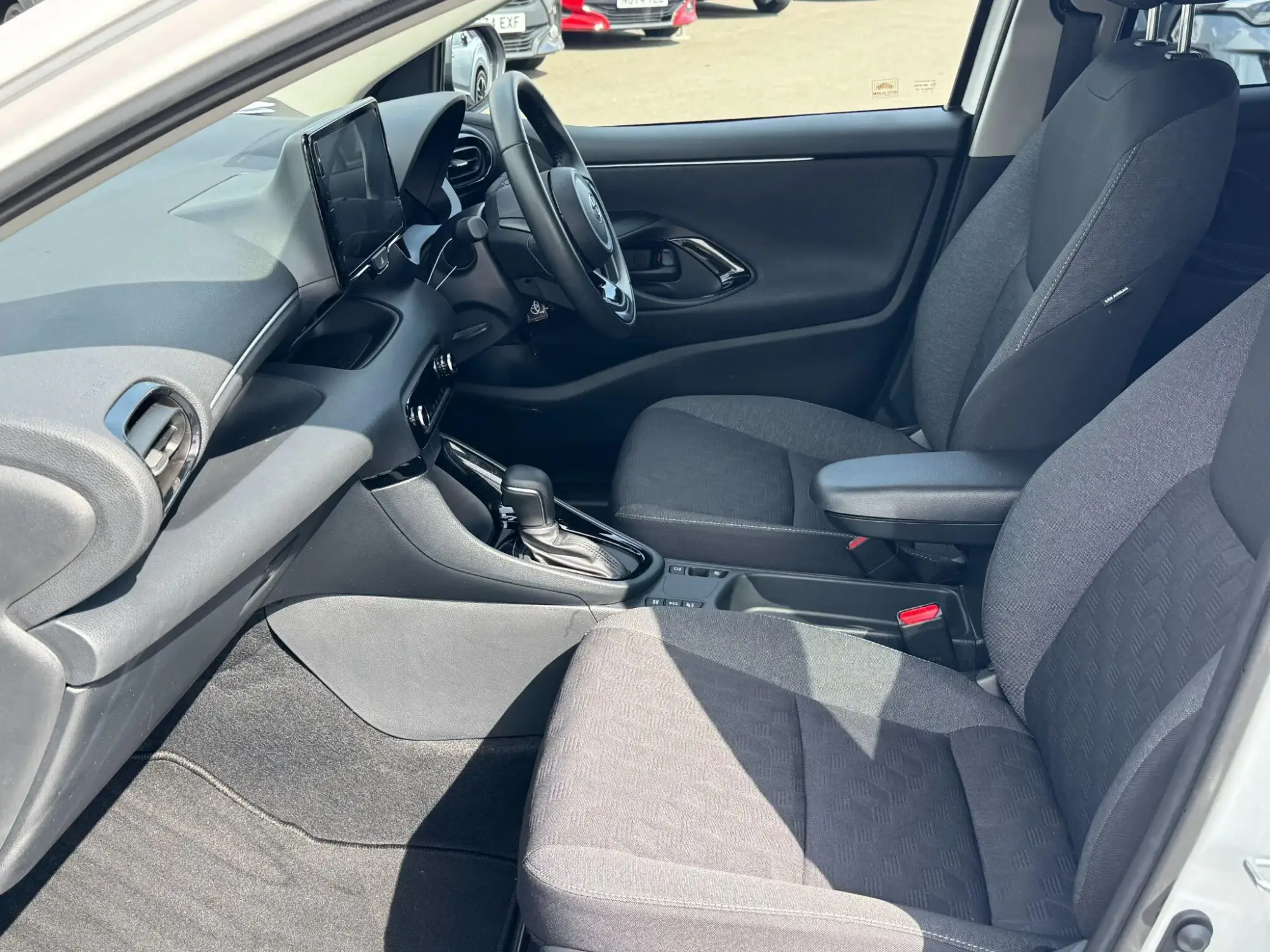 Toyota Yaris Image 14