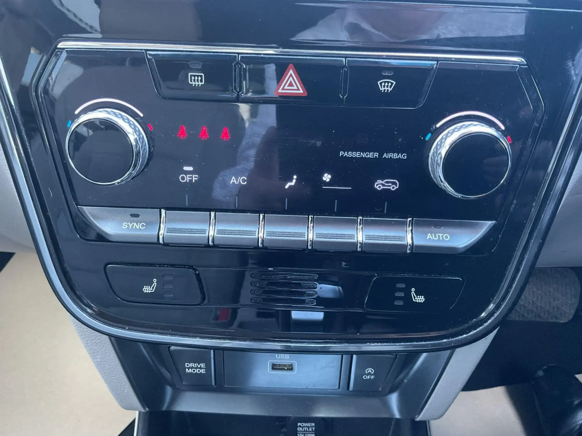 SSangyong Tivoli Image 16