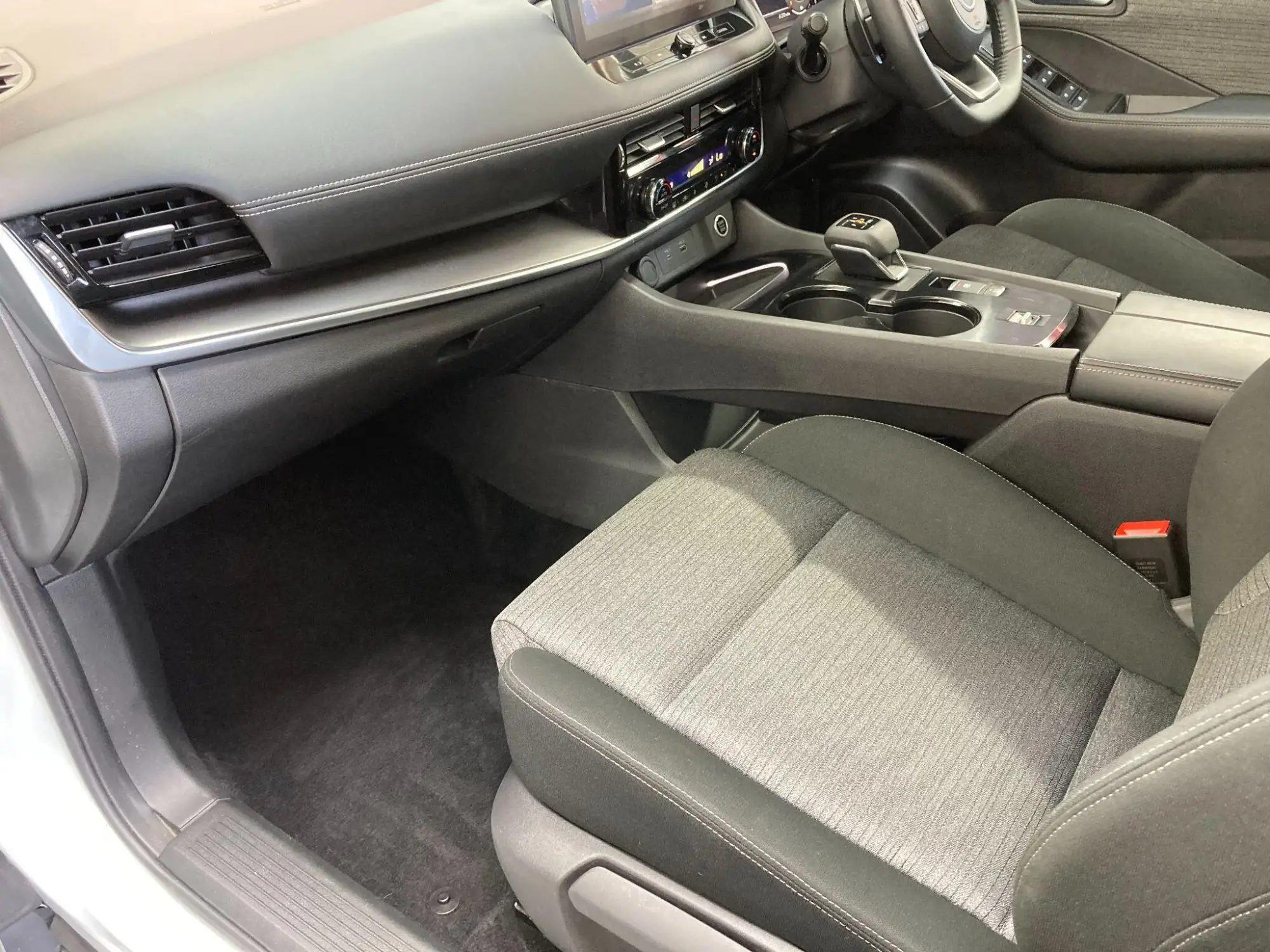 Nissan X-Trail Image 36