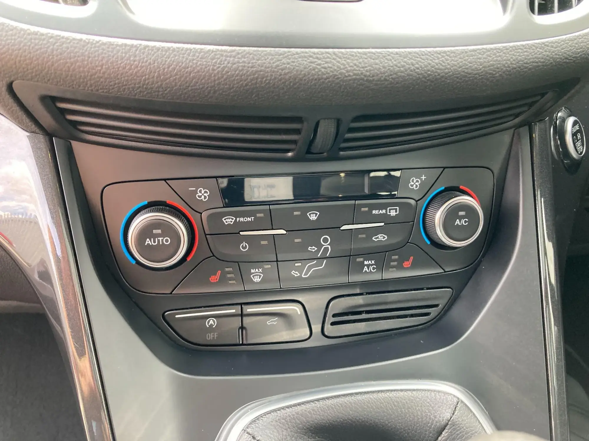 Ford Kuga Image 36