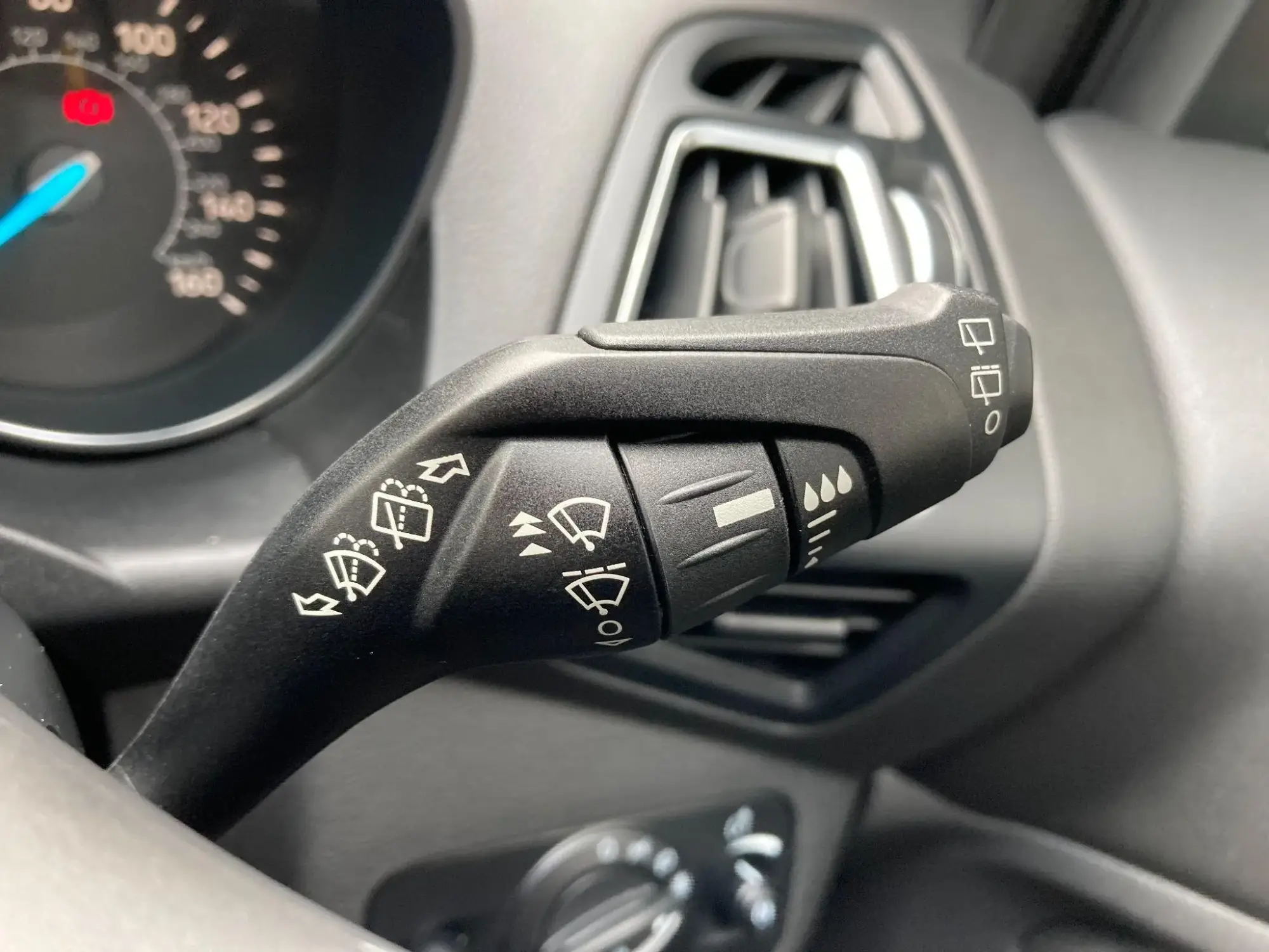 Ford Kuga Image 57