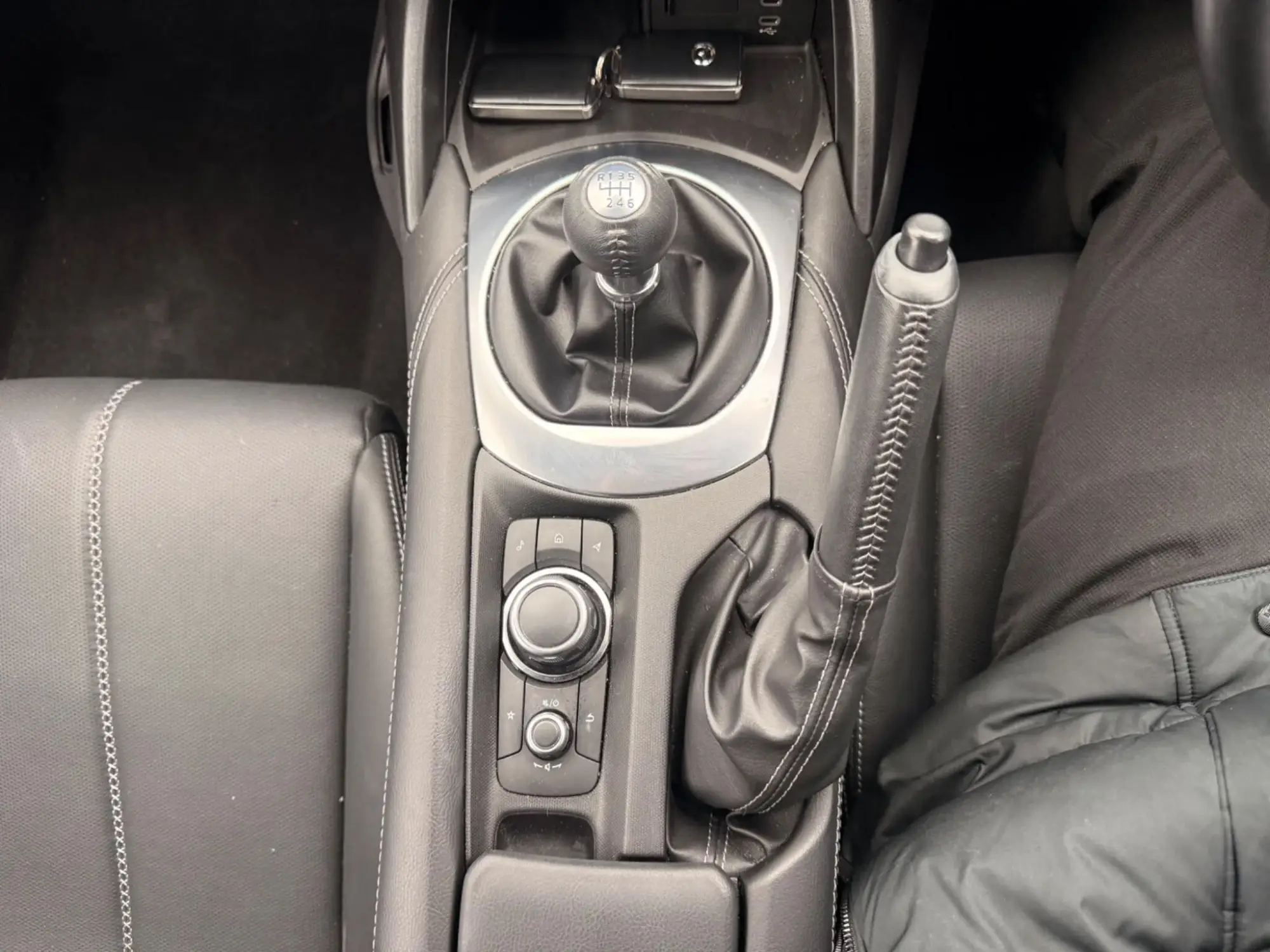 Mazda MX-5 Image 9 Mazda MX-5 Image 9