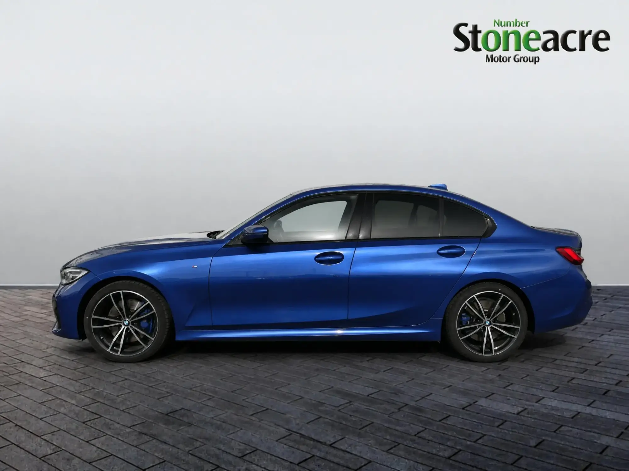 BMW 3 Series Image 4 BMW 3 Series Image 4